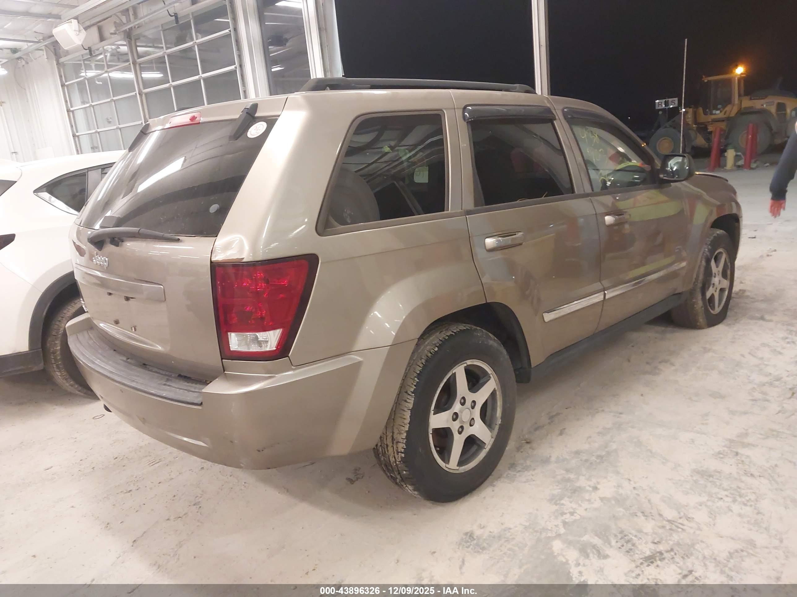 JEEP GRAND image 4