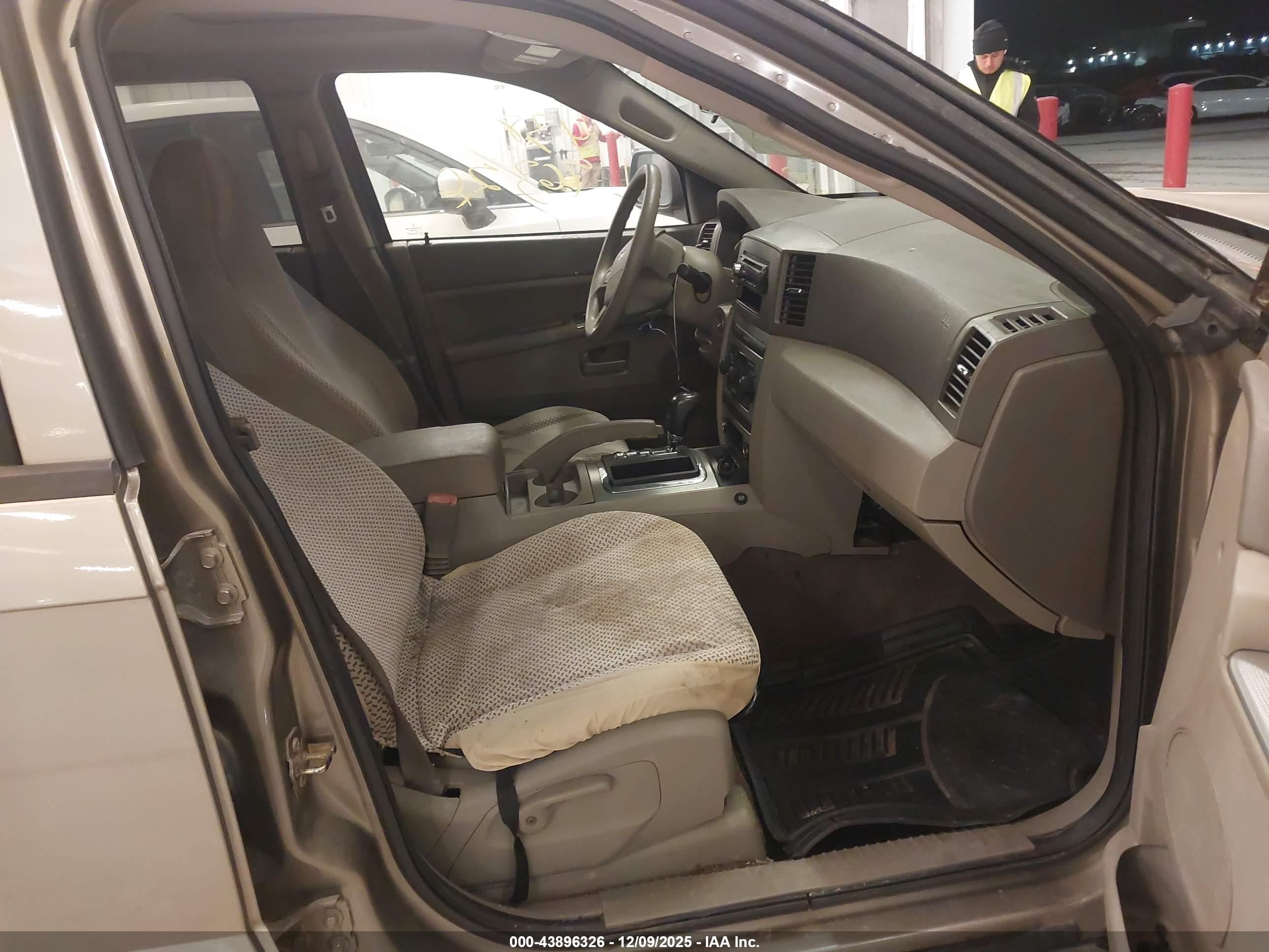 JEEP GRAND image 5