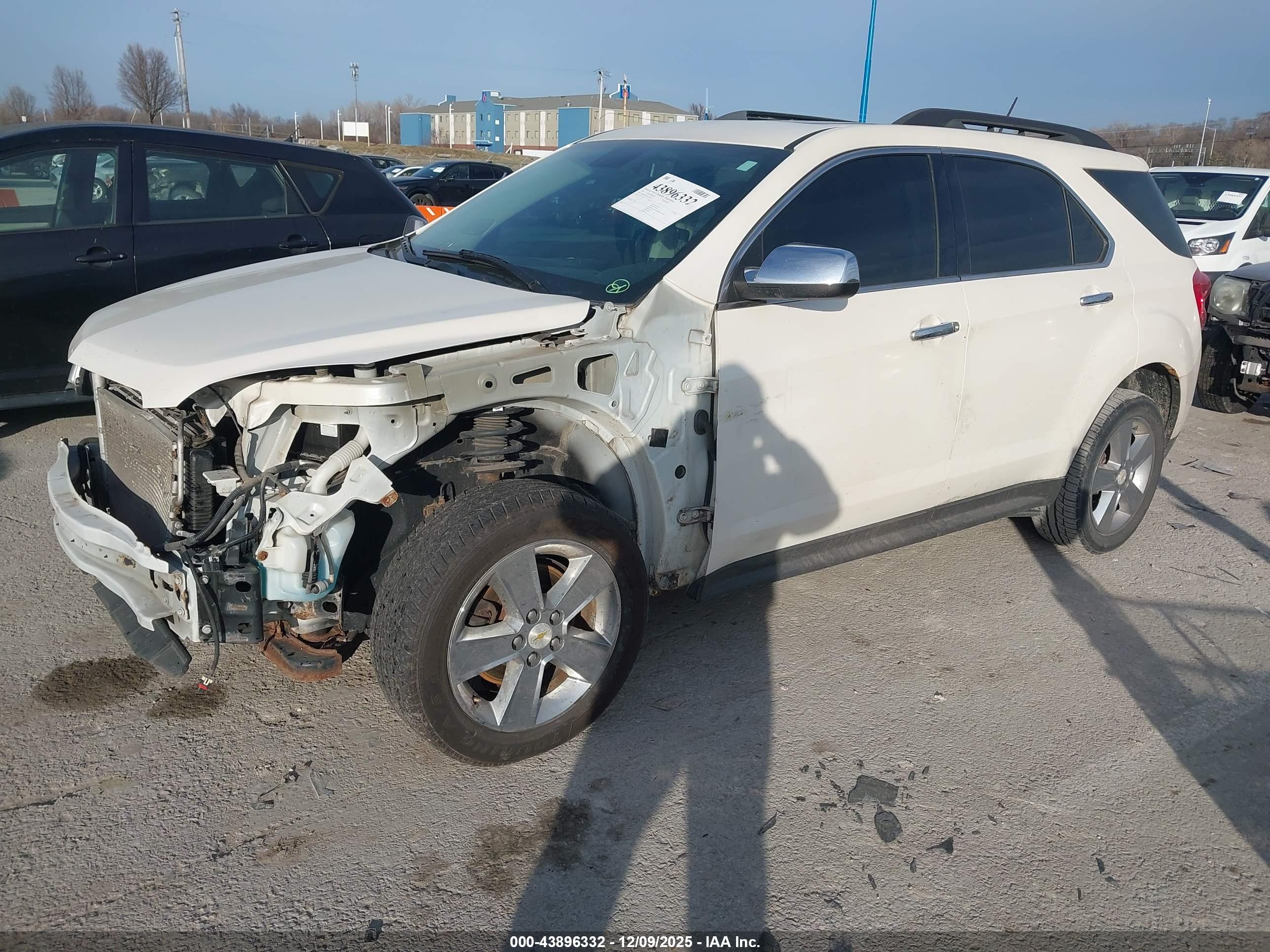 CHEVROLET EQUINOX image 2