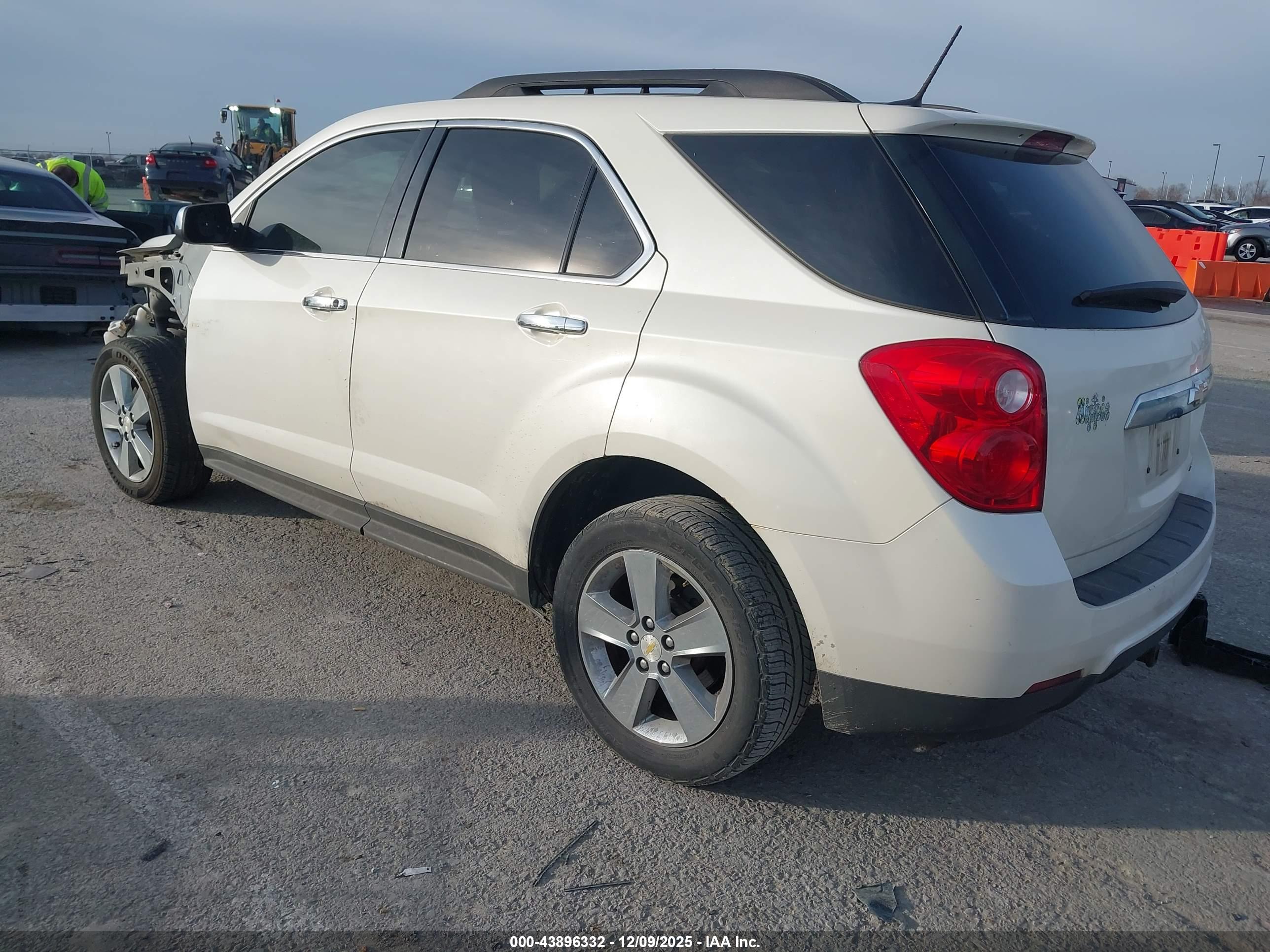 CHEVROLET EQUINOX image 3