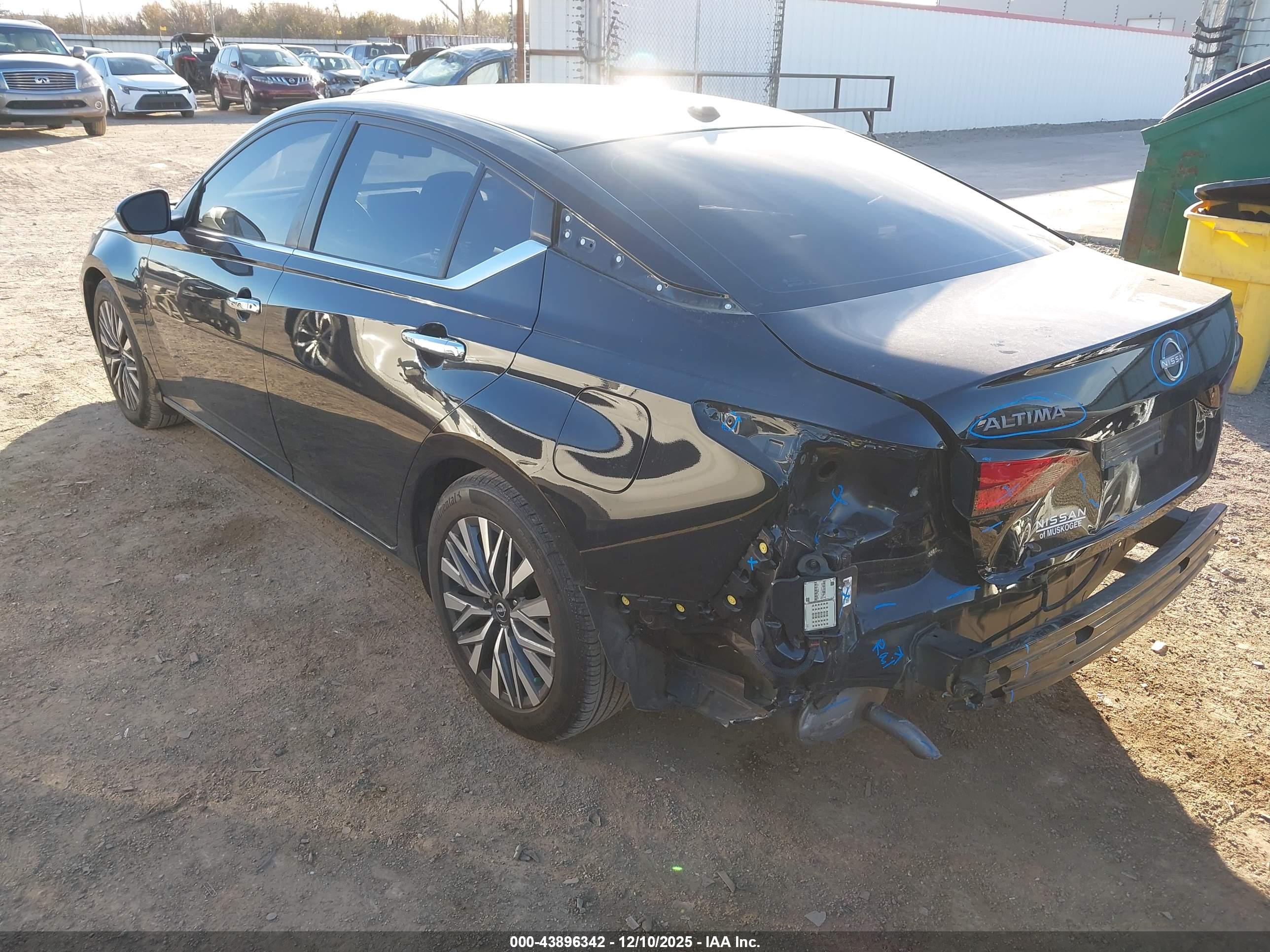 NISSAN ALTIMA image 3