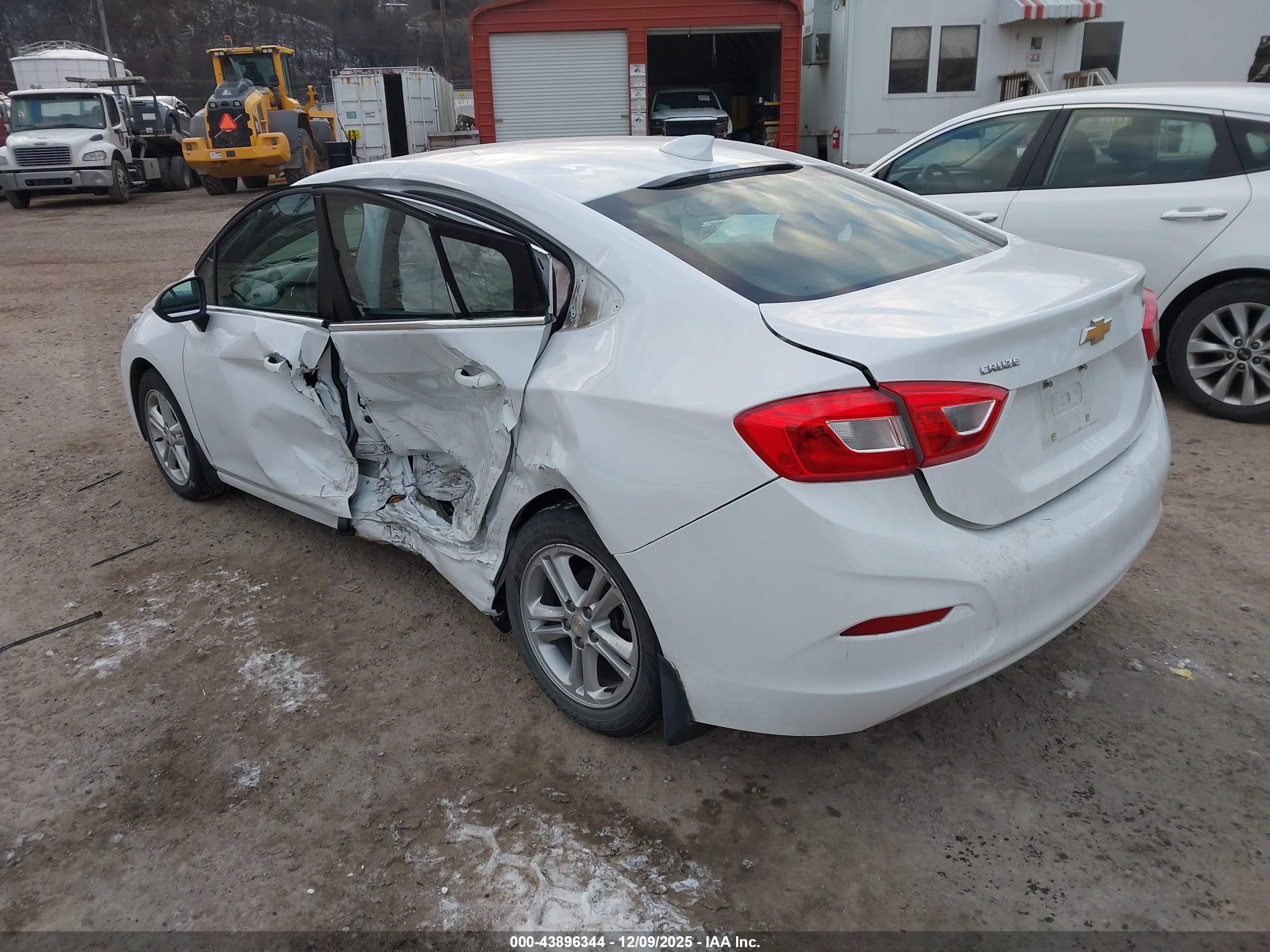 CHEVROLET CRUZE image 3