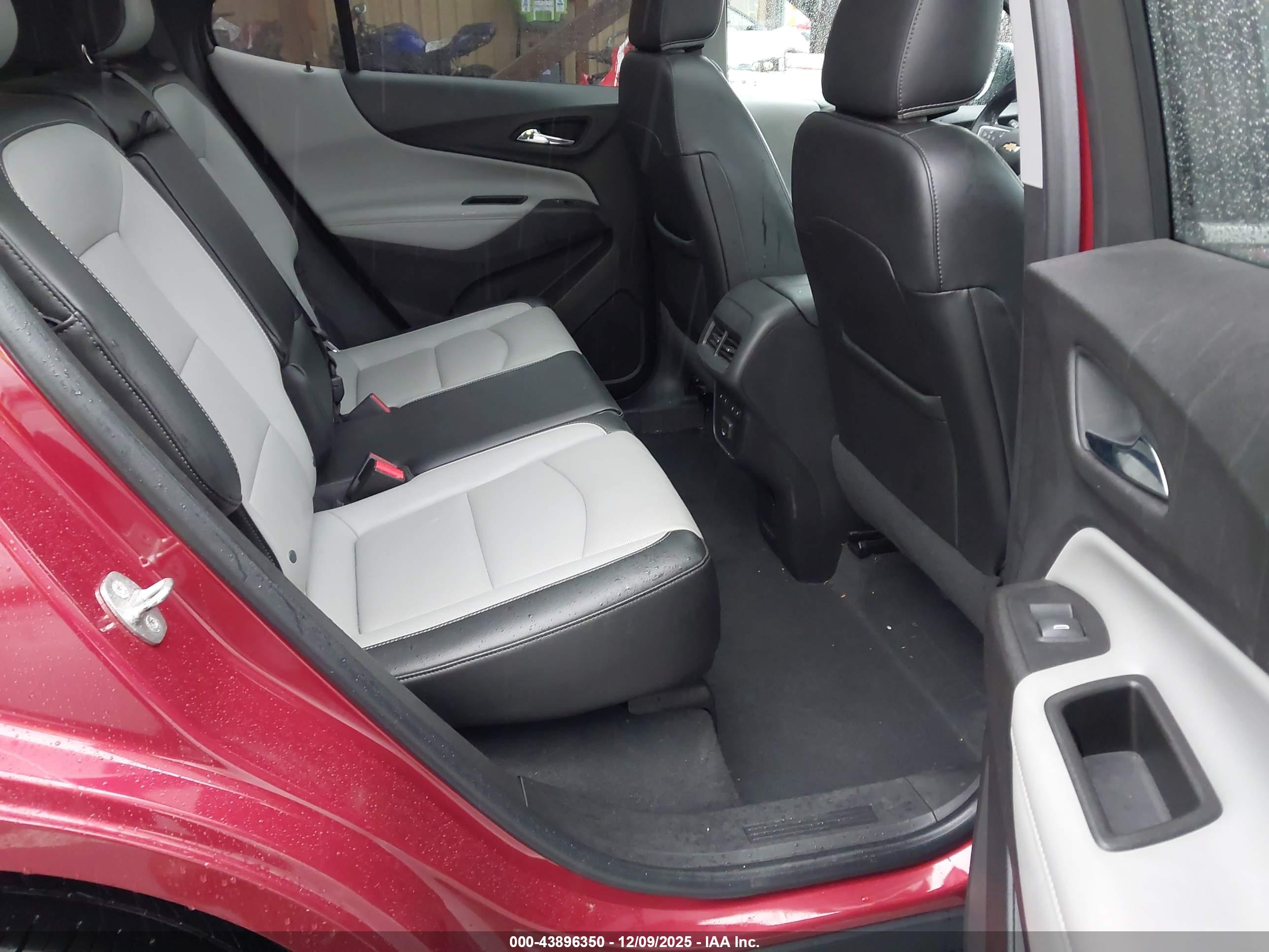 CHEVROLET EQUINOX image 8