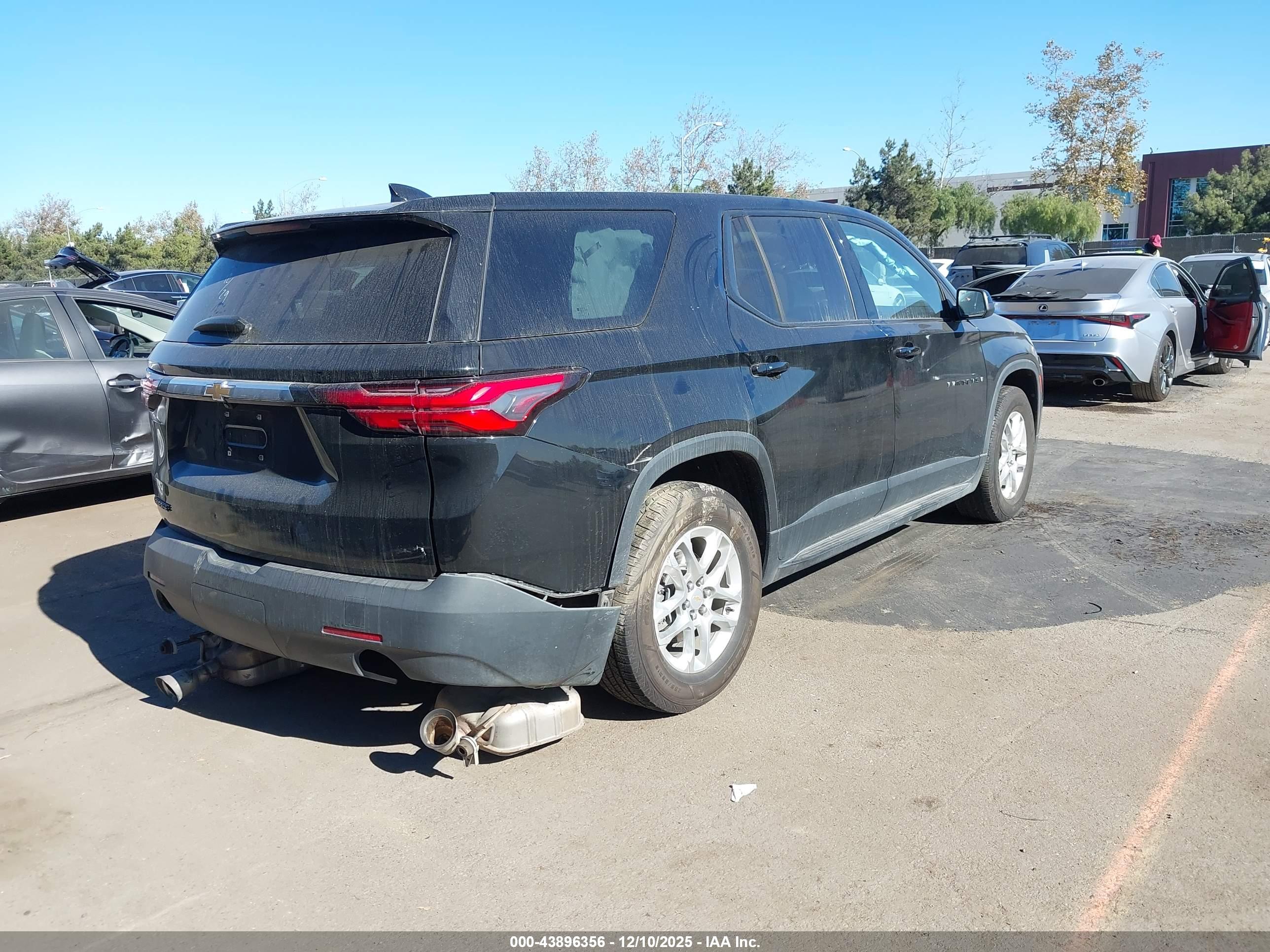 CHEVROLET TRAVERSE image 4