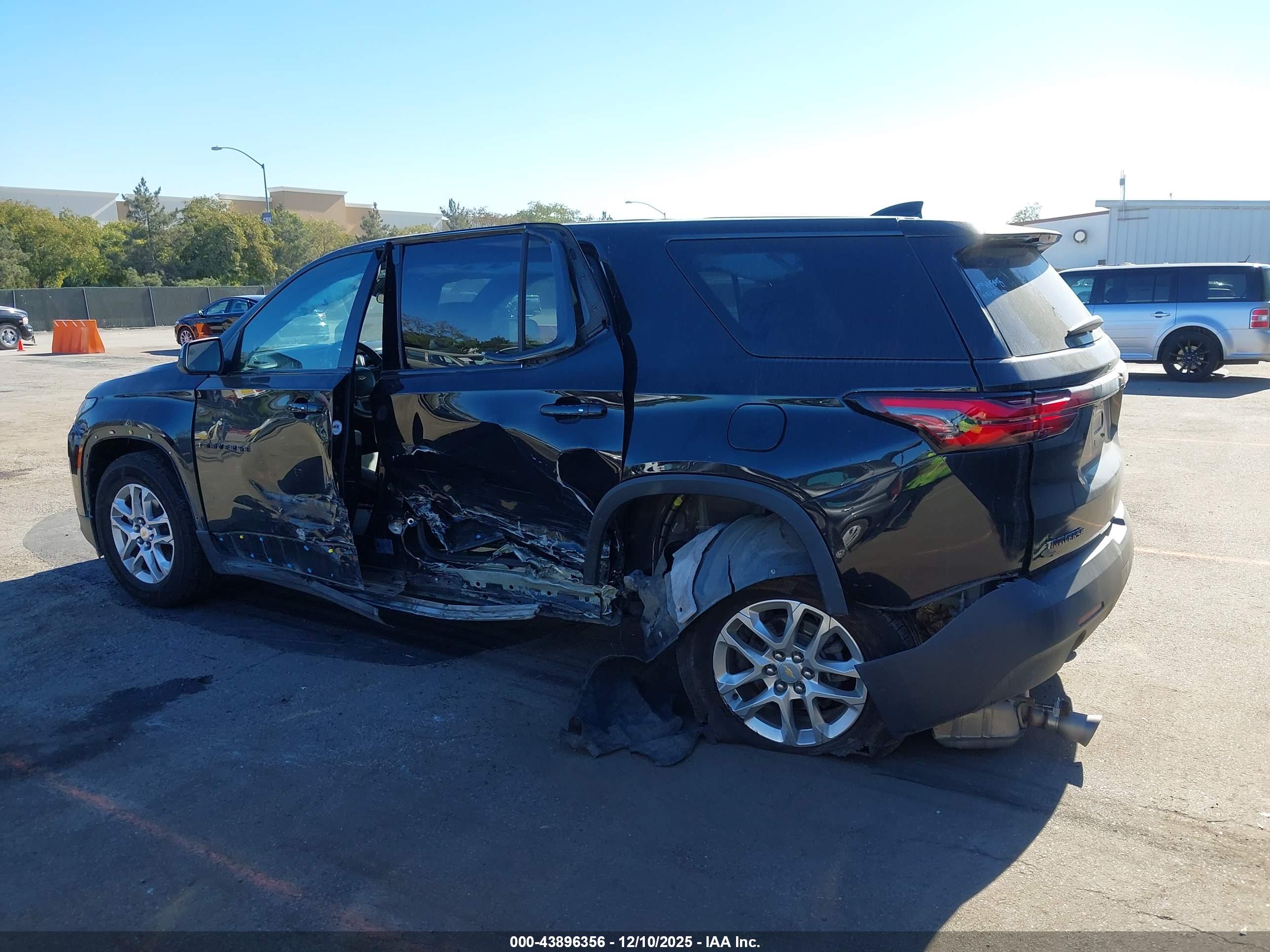 CHEVROLET TRAVERSE image 6