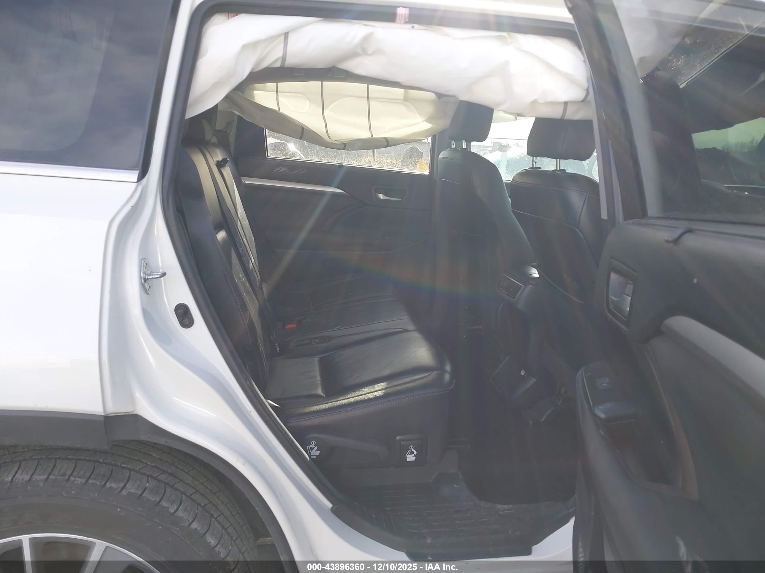 TOYOTA HIGHLANDER image 8