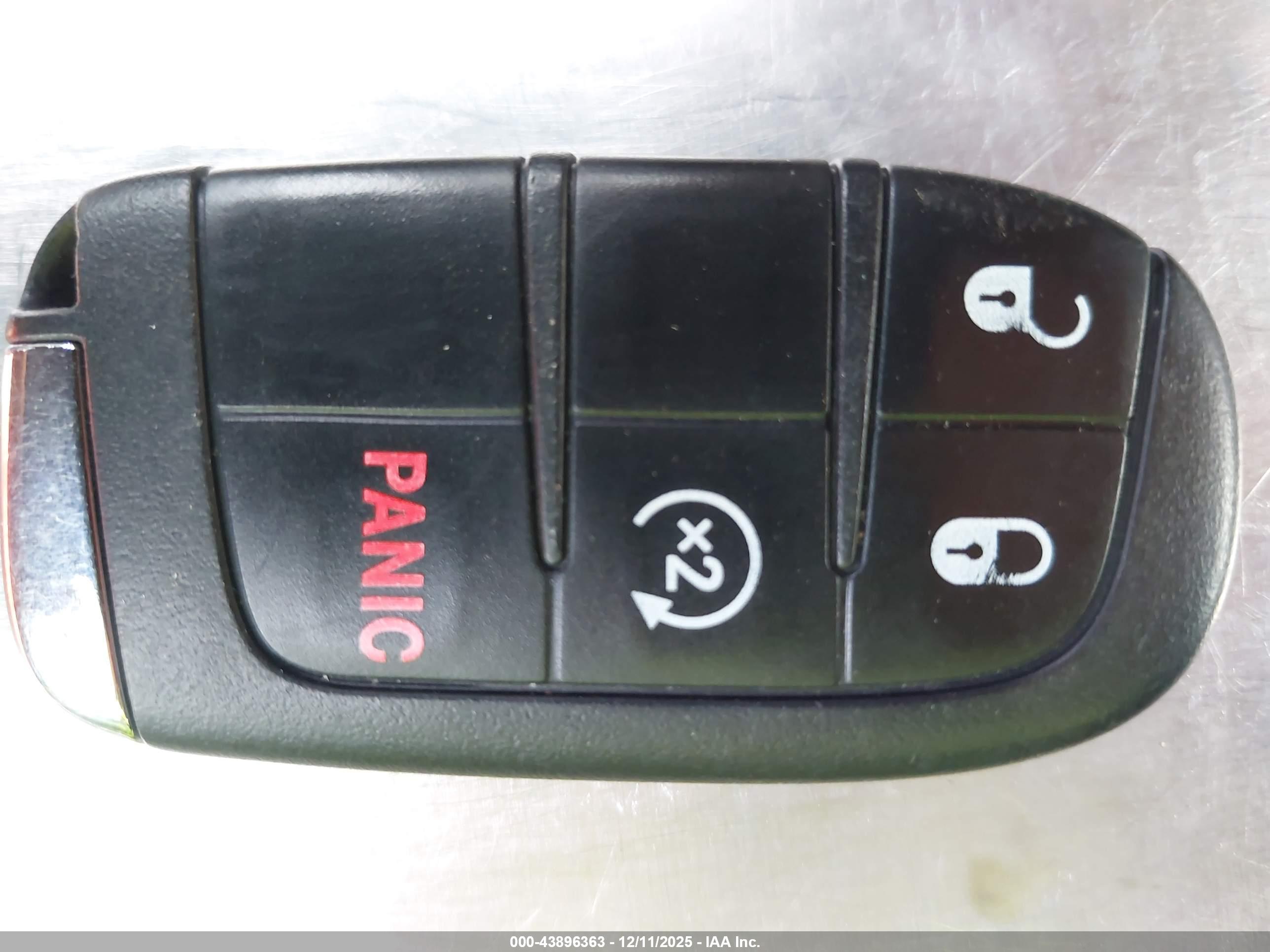 JEEP RENEGADE image 11