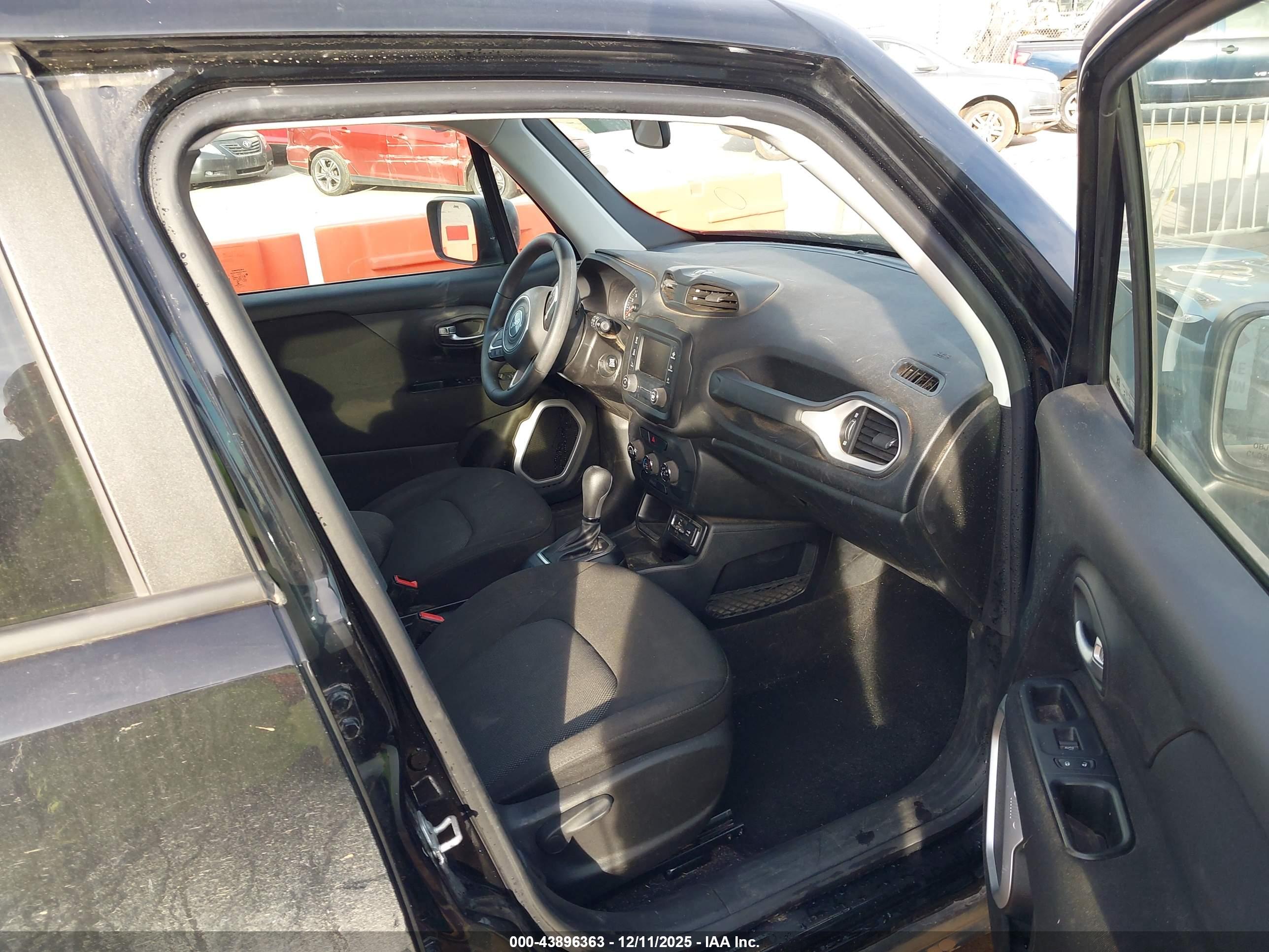 JEEP RENEGADE image 5
