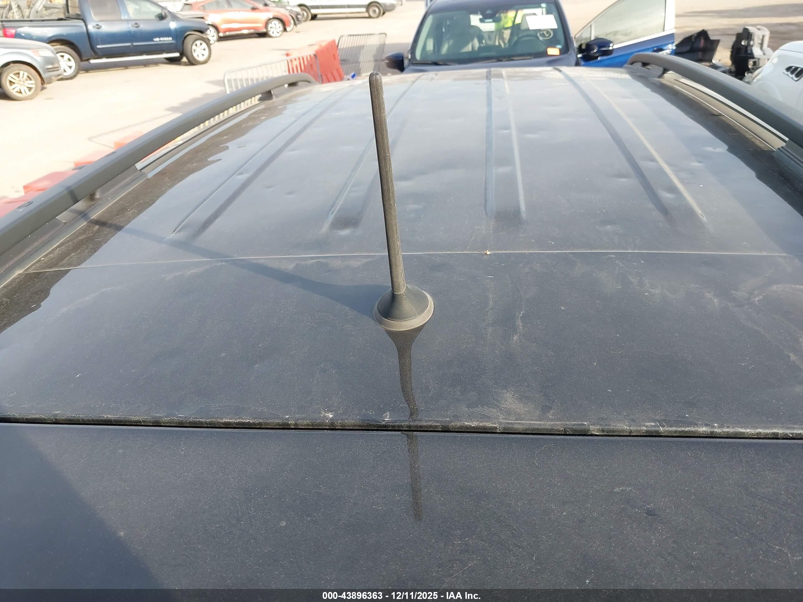 JEEP RENEGADE image 6