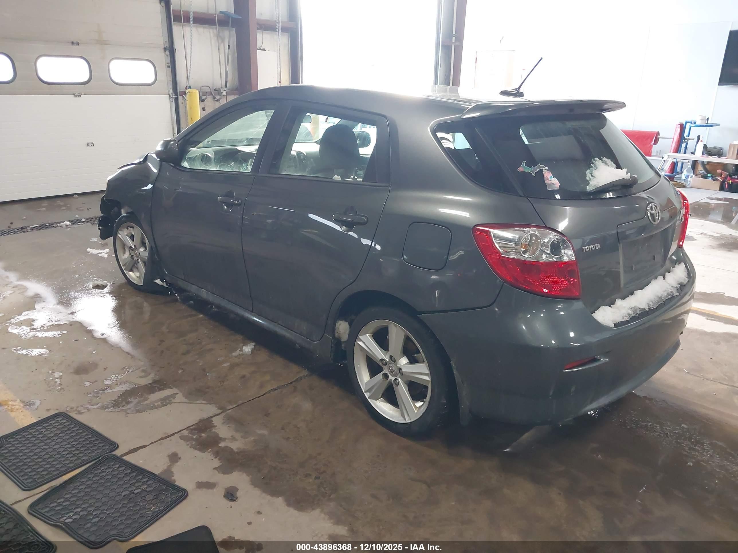 TOYOTA MATRIX image 3