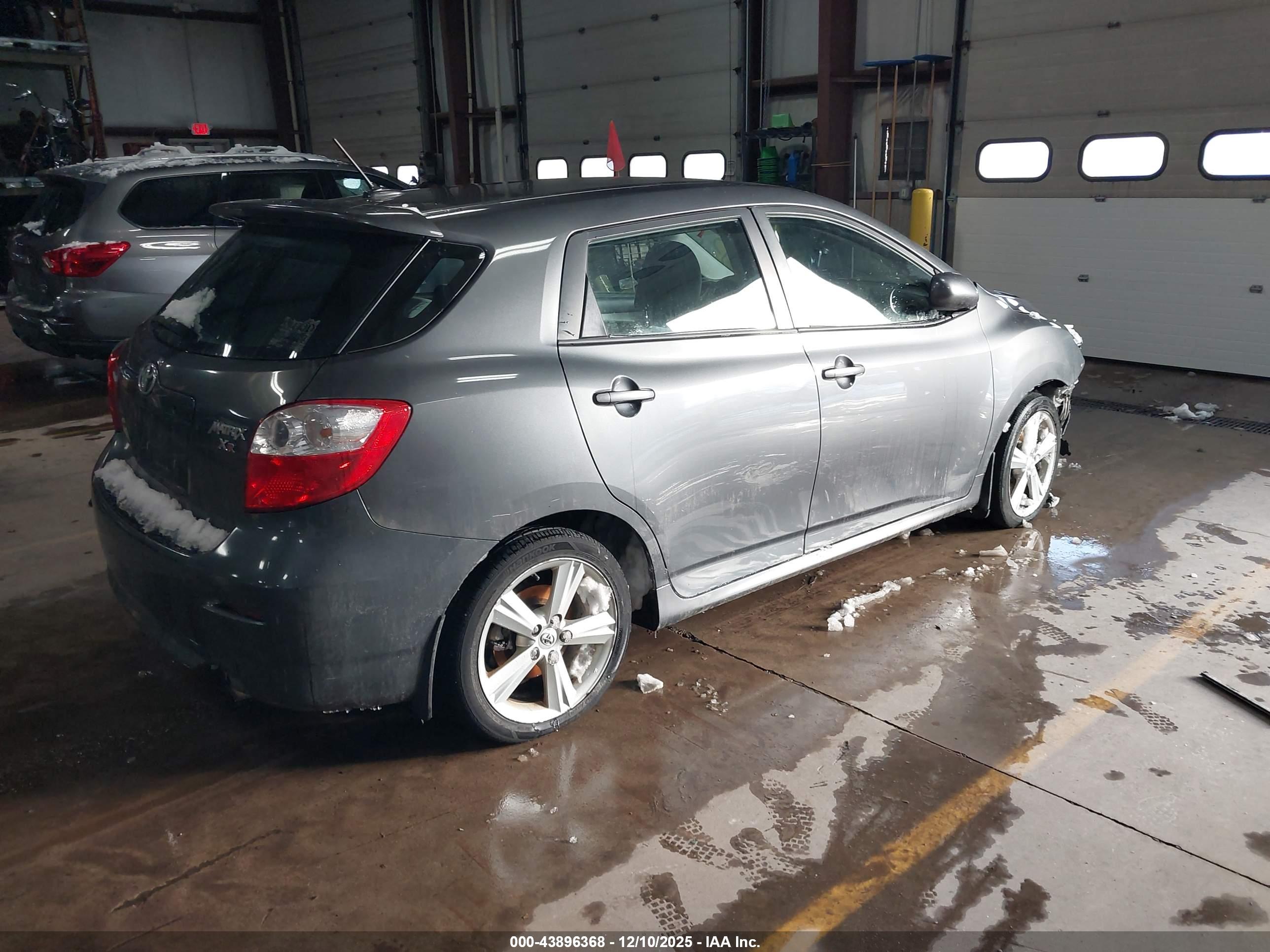 TOYOTA MATRIX image 4