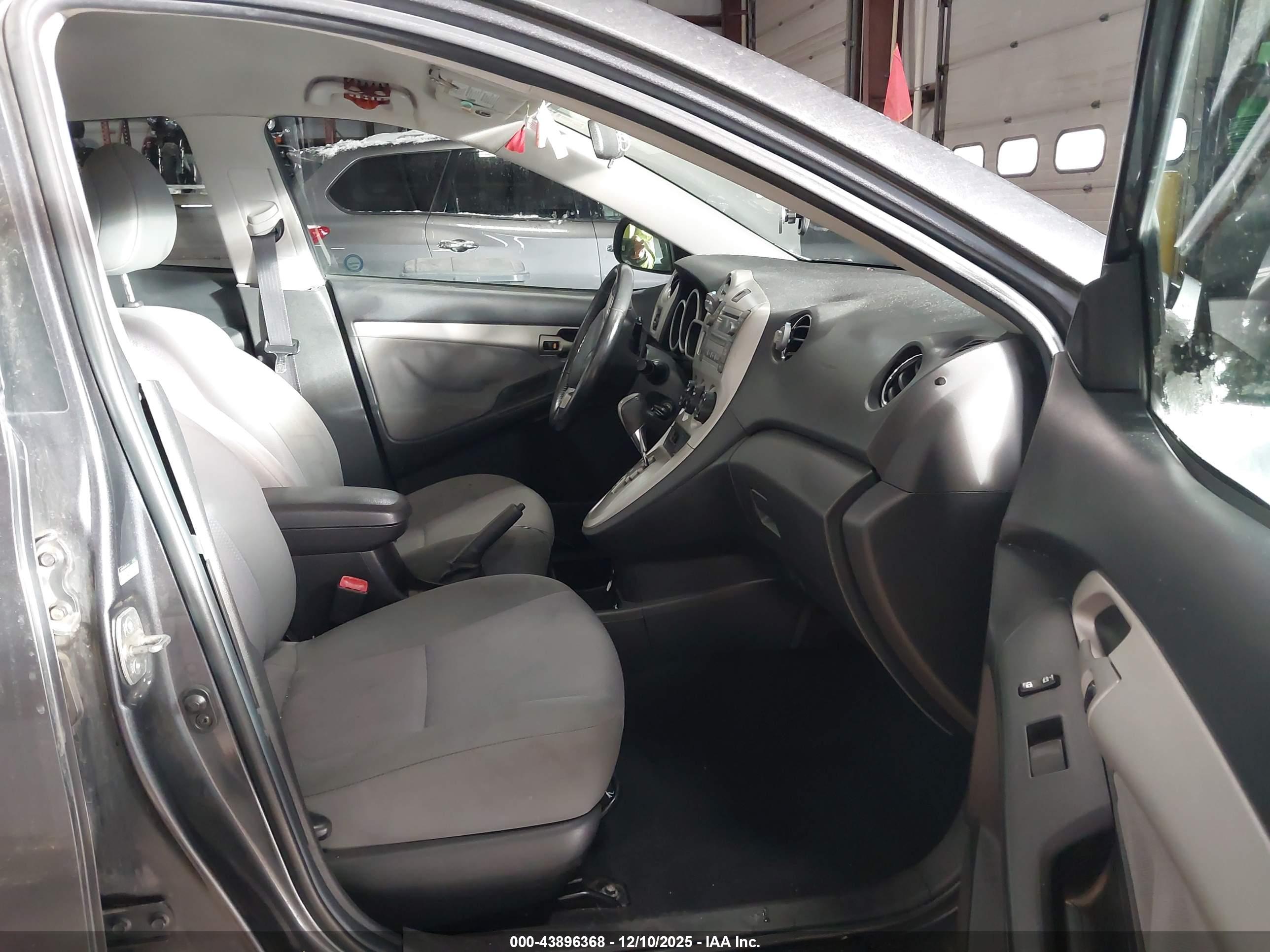 TOYOTA MATRIX image 5