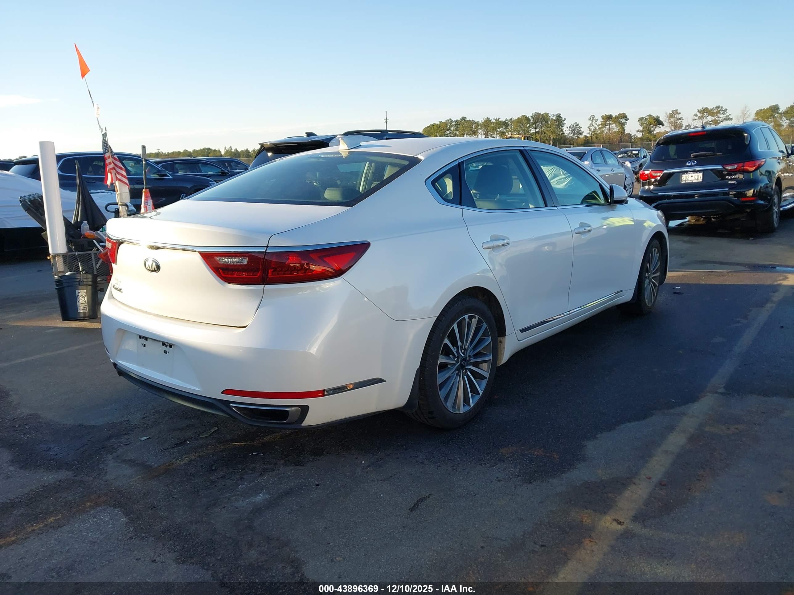 KIA CADENZA image 4