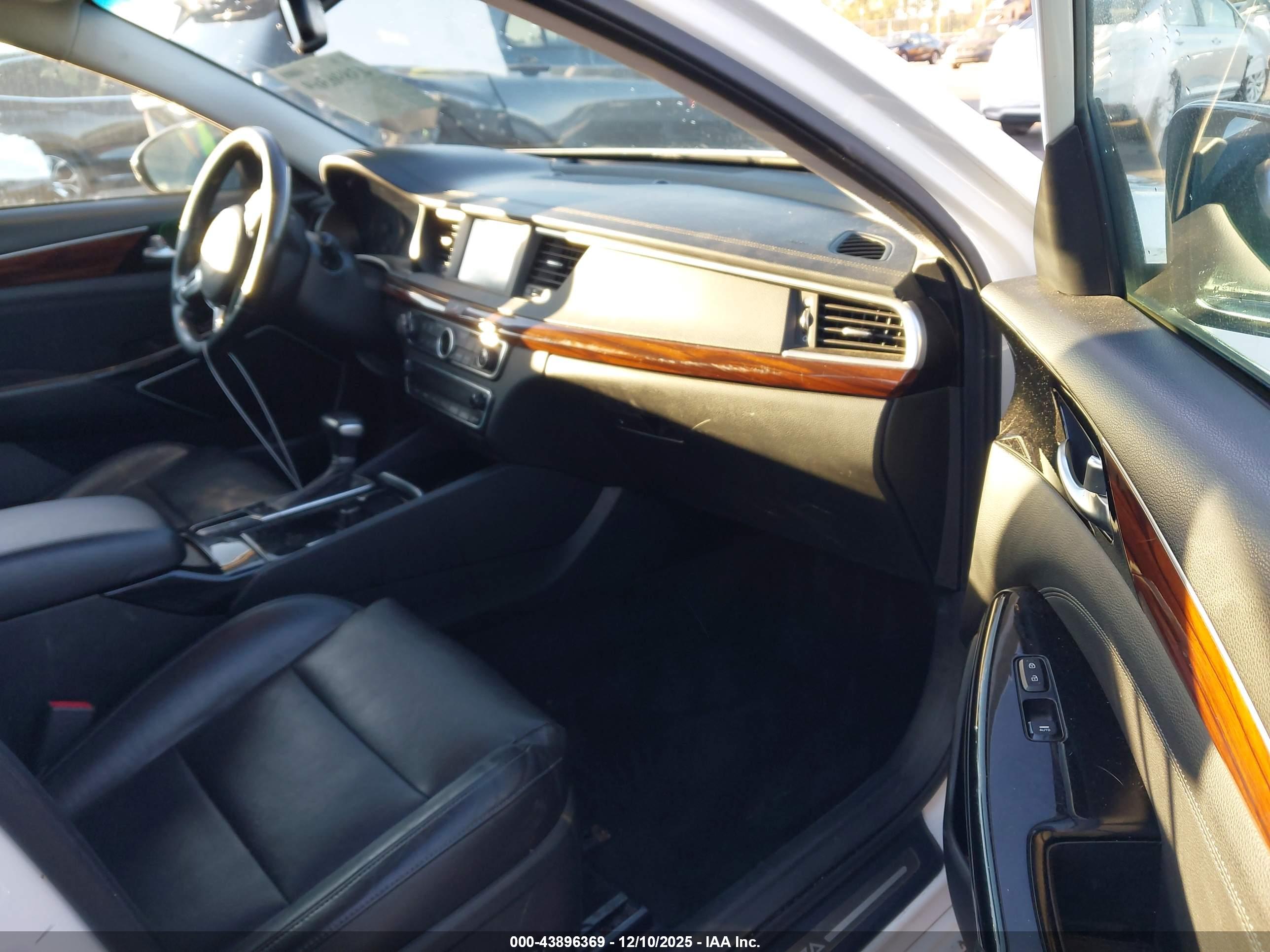 KIA CADENZA image 5