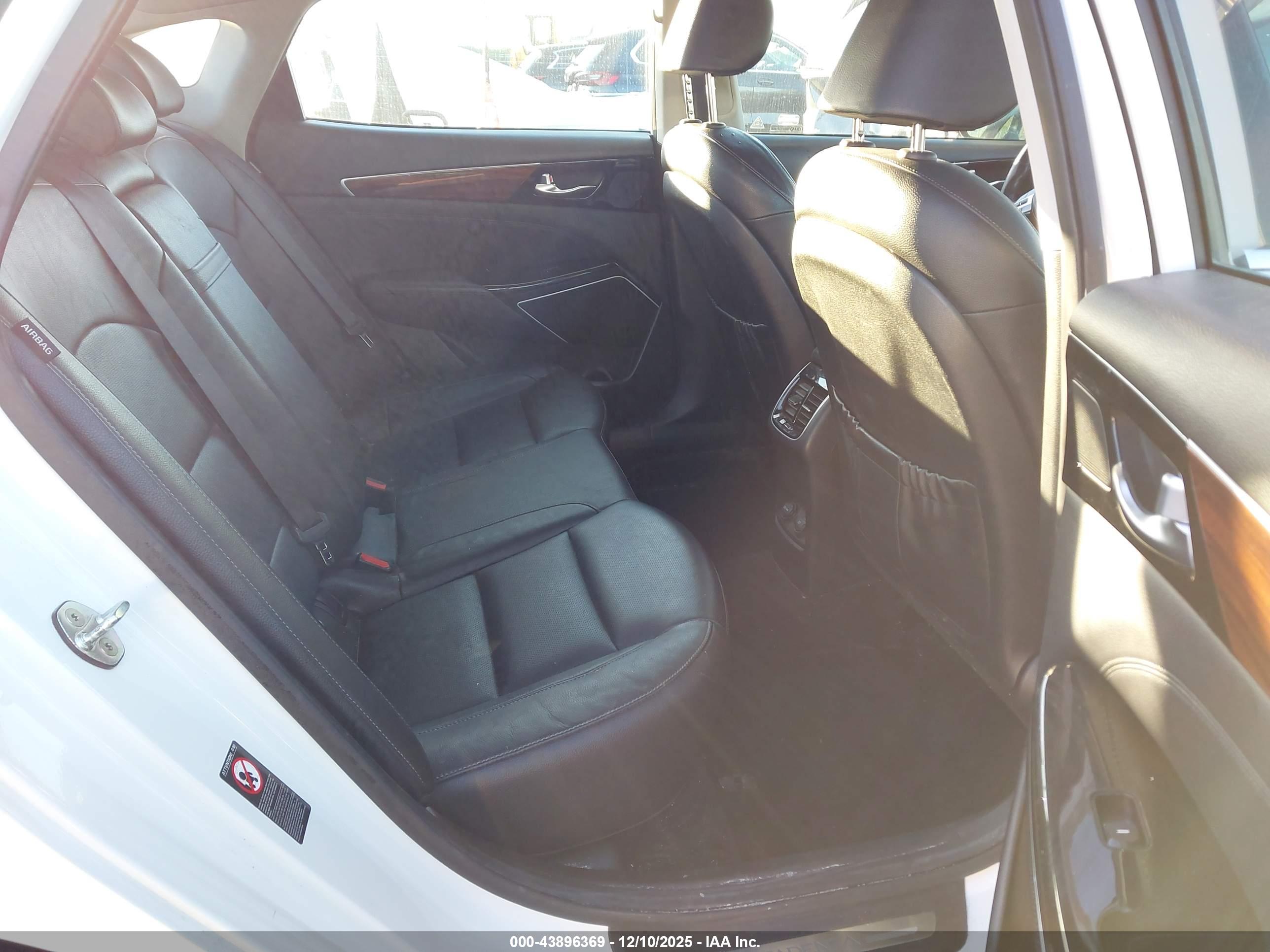 KIA CADENZA image 8