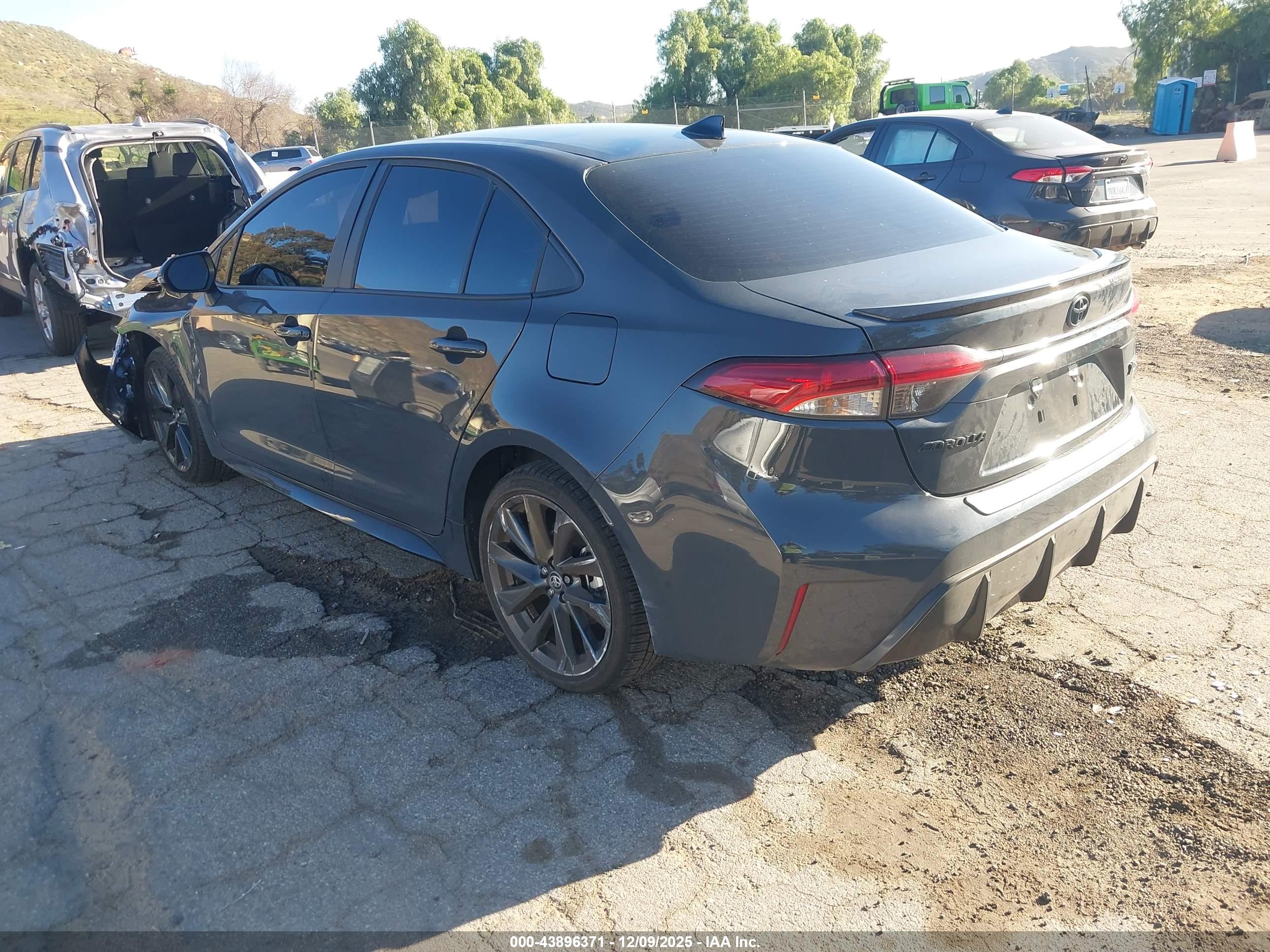 TOYOTA COROLLA image 3