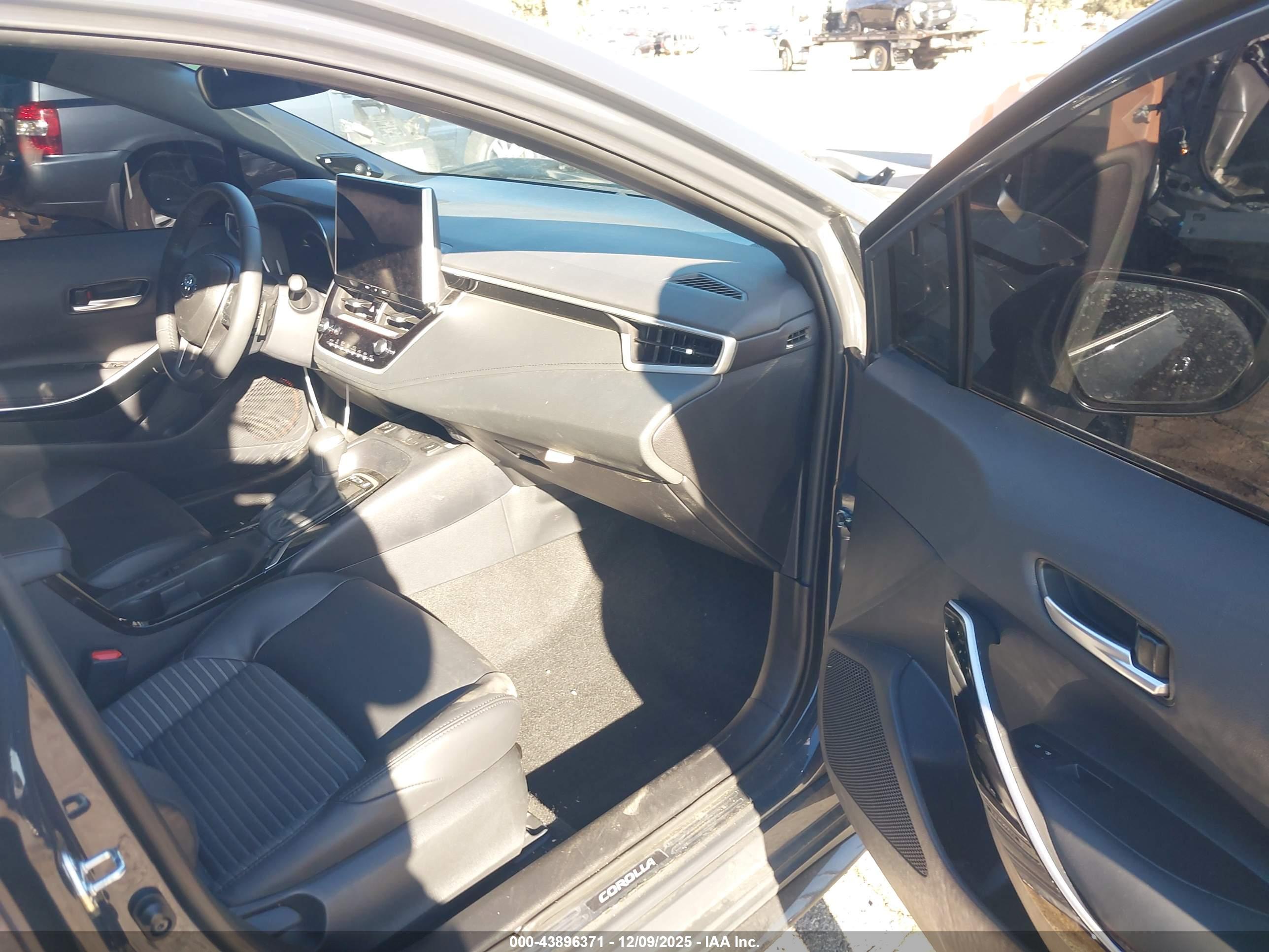 TOYOTA COROLLA image 5
