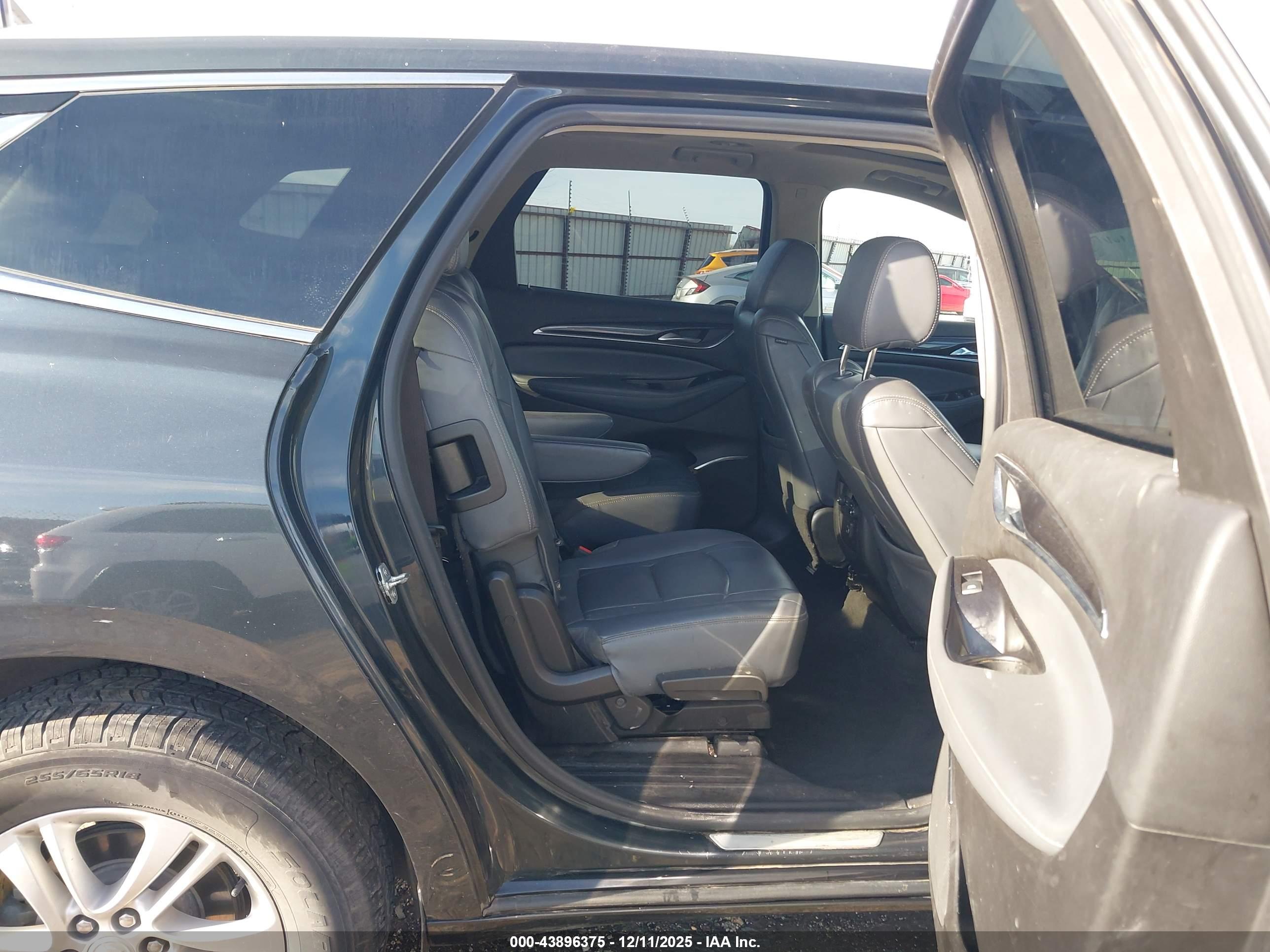 BUICK ENCLAVE image 8