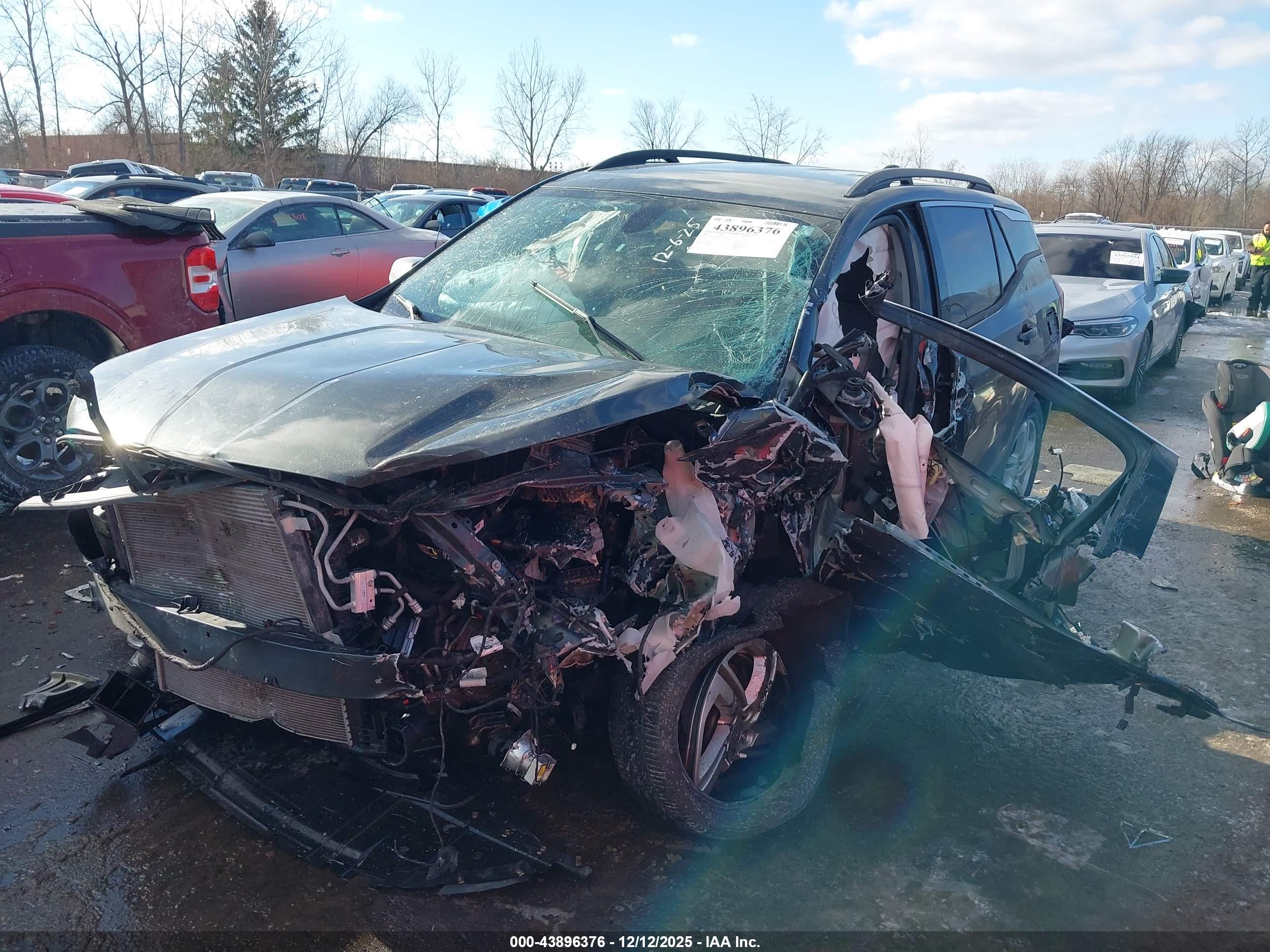 GMC TERRAIN image 2