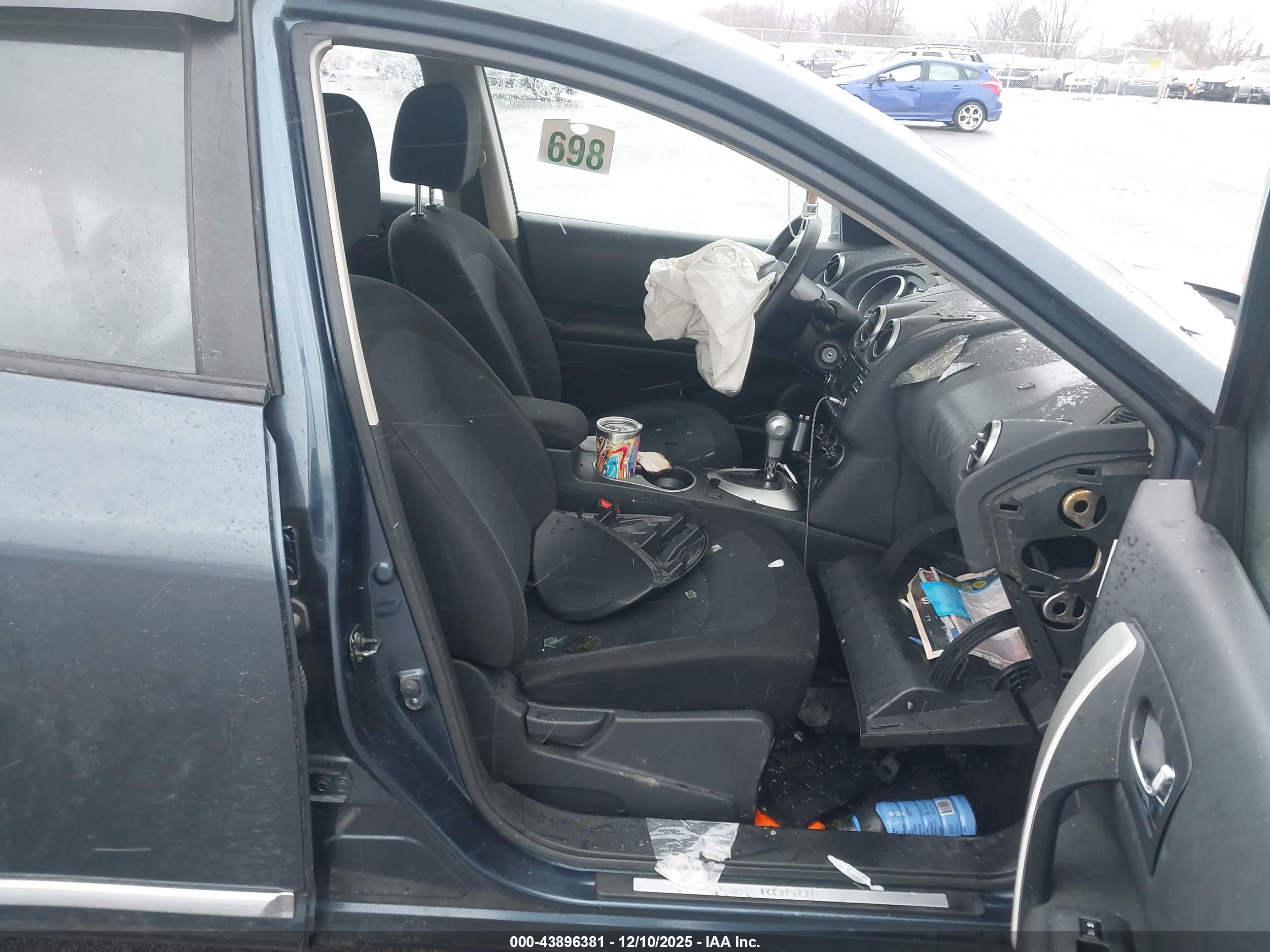 NISSAN ROGUE image 5
