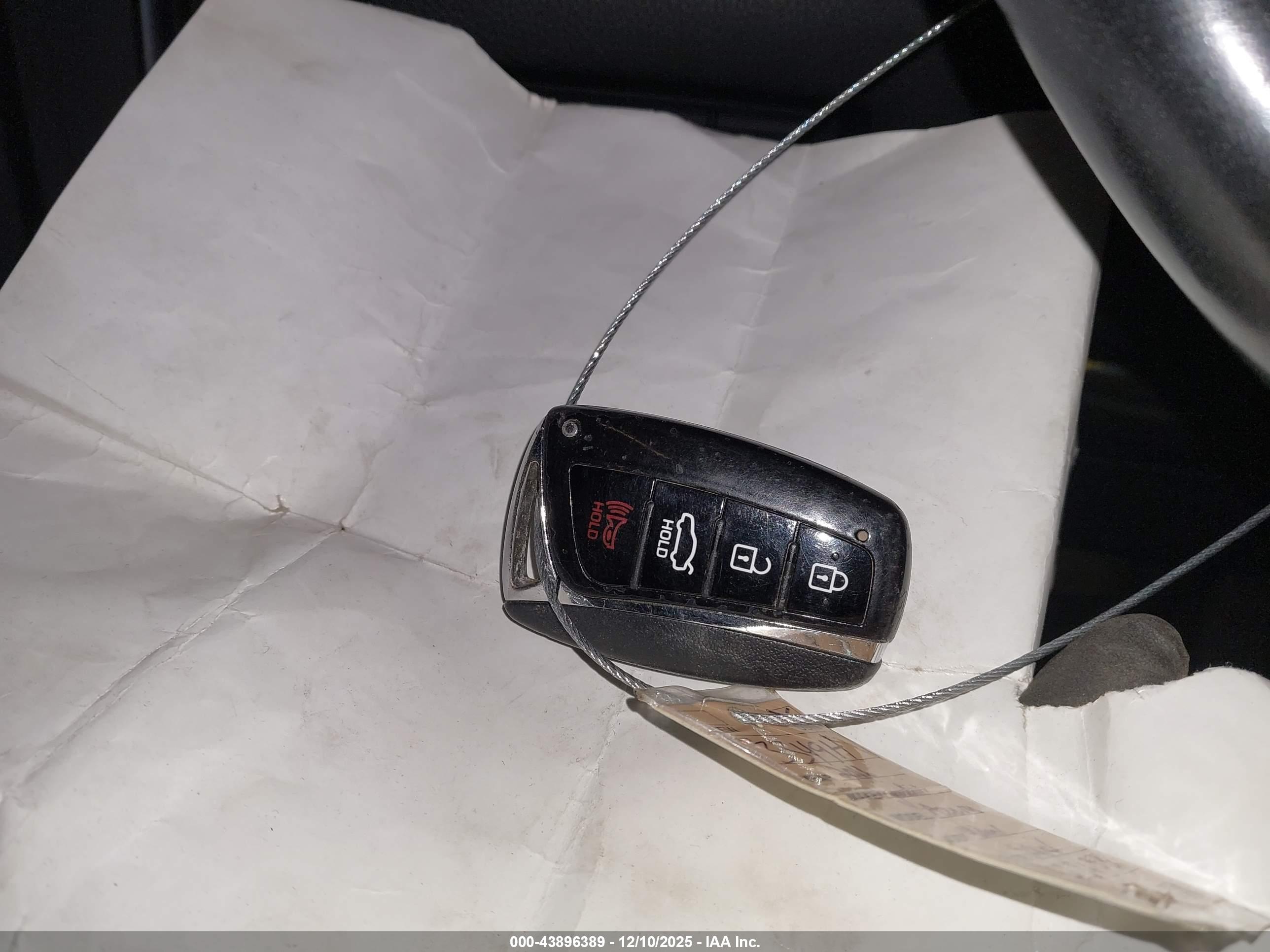 HYUNDAI AZERA image 11