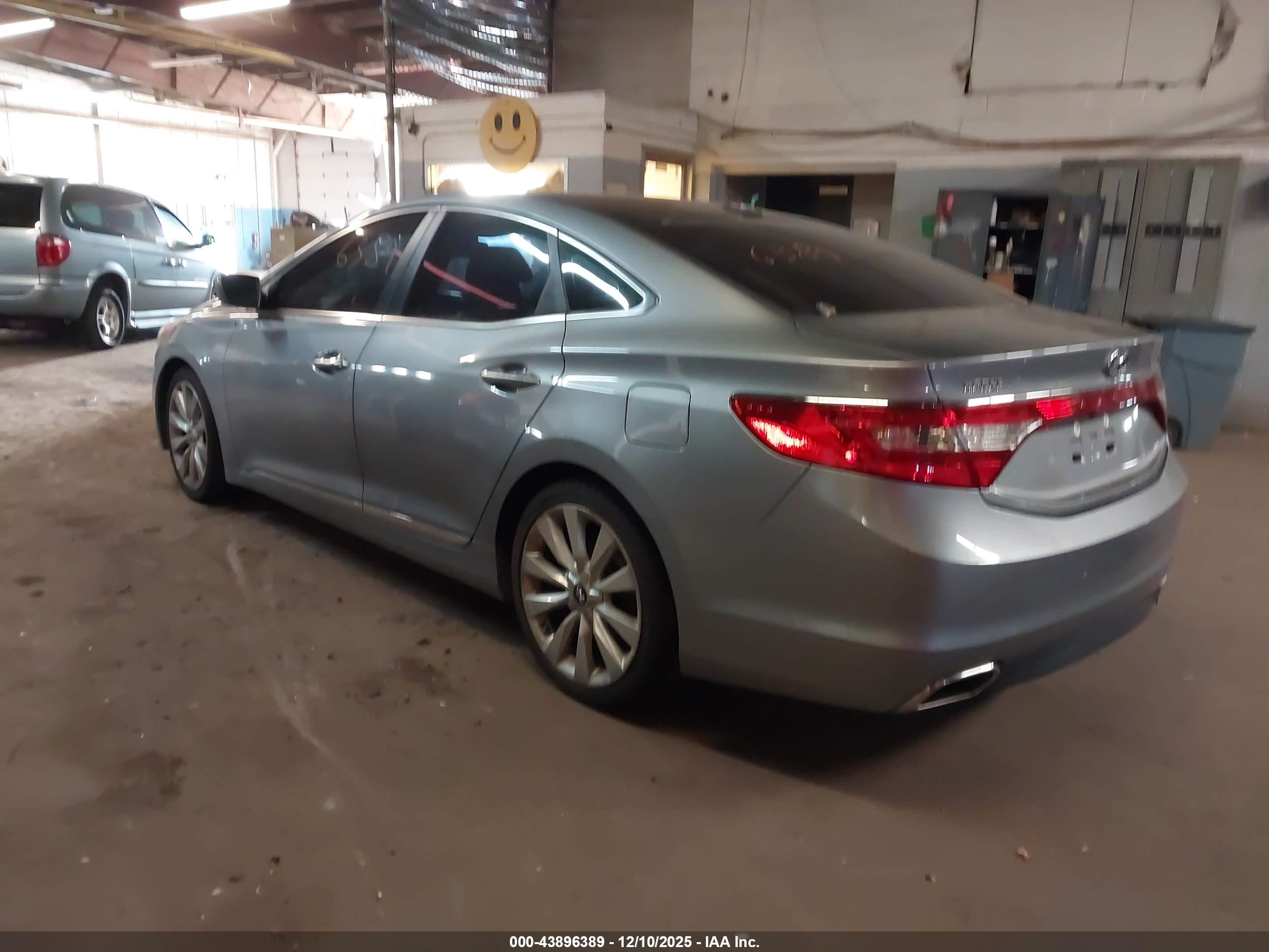 HYUNDAI AZERA image 3