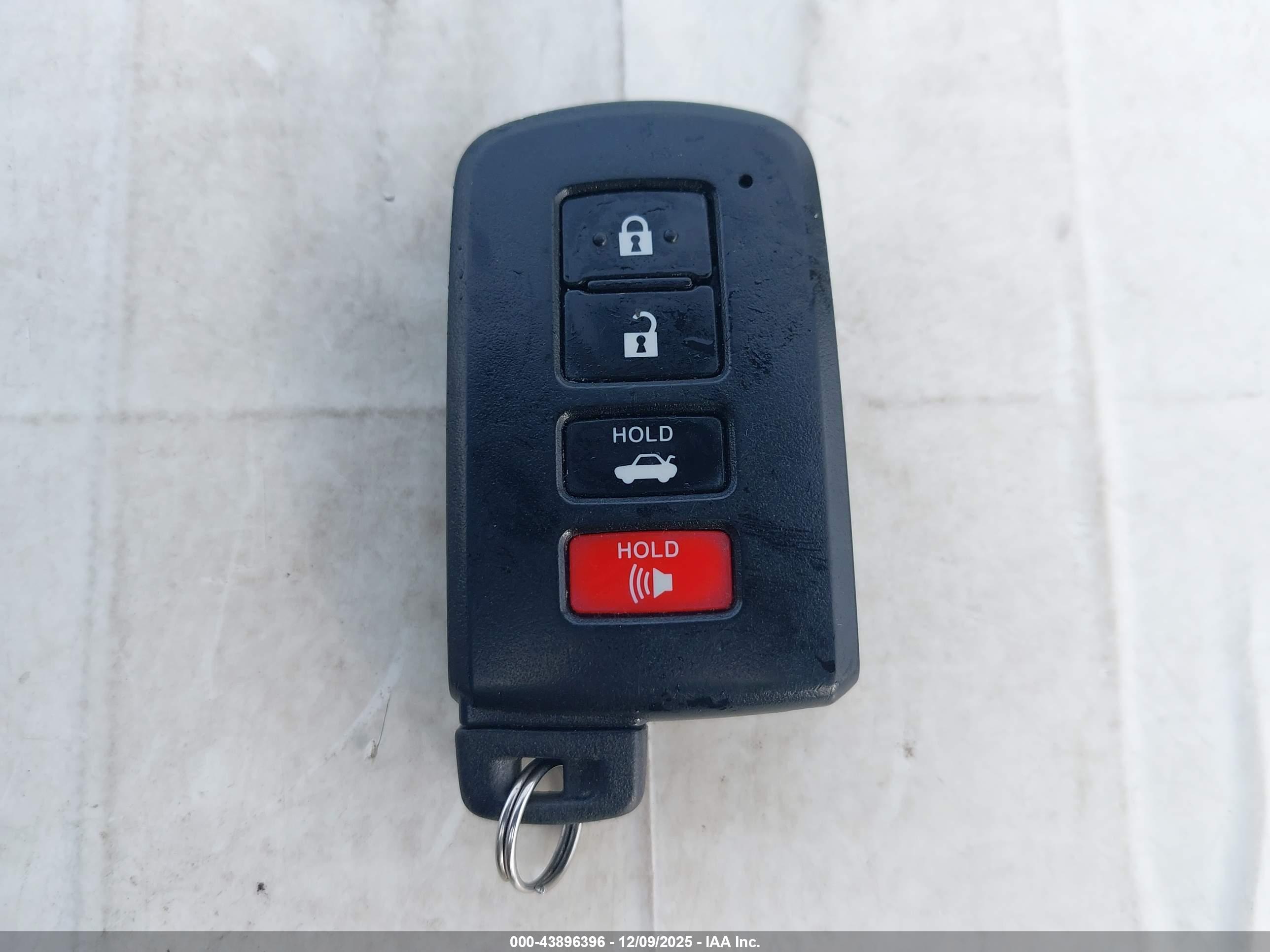 TOYOTA CAMRY image 11