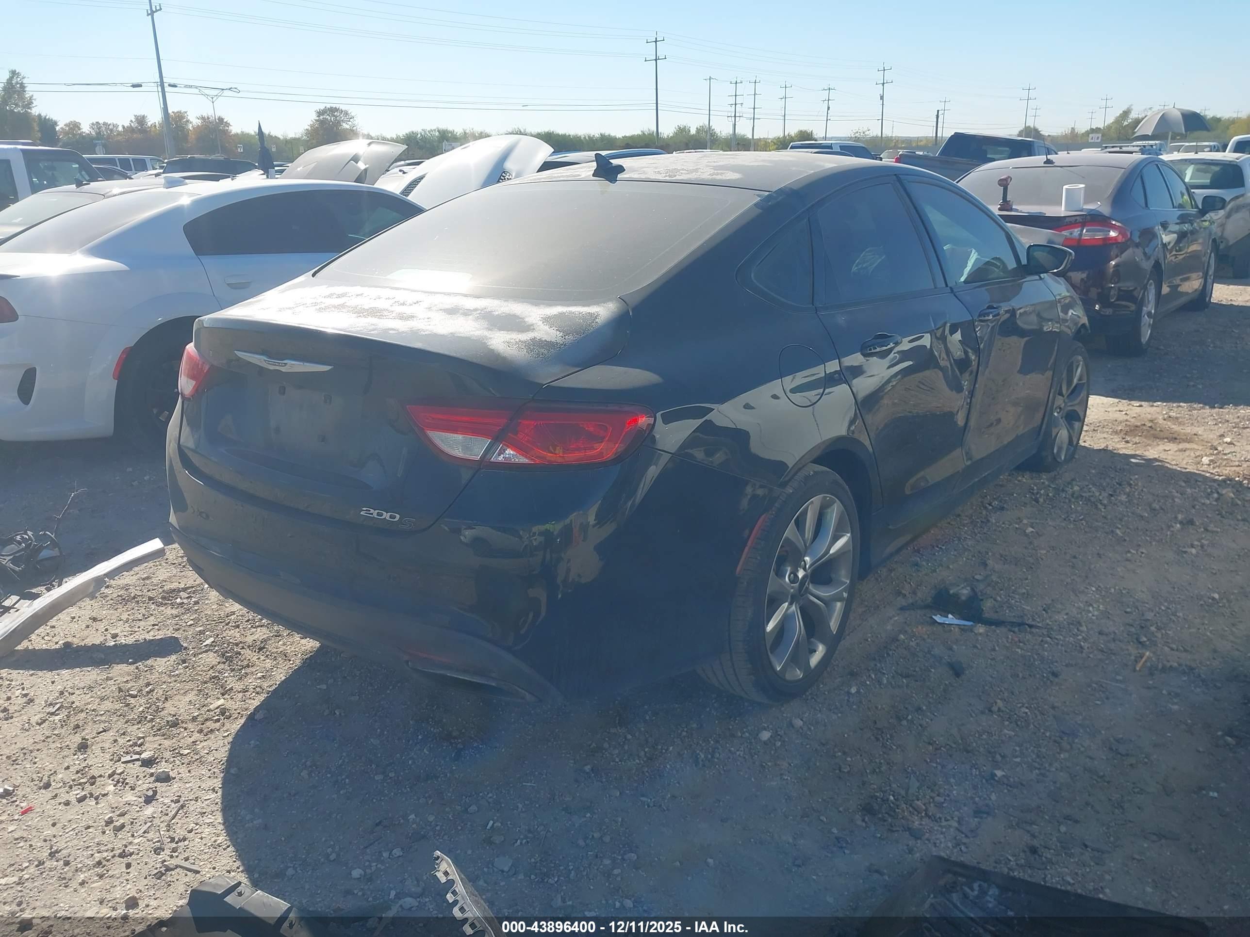 CHRYSLER 200 image 4