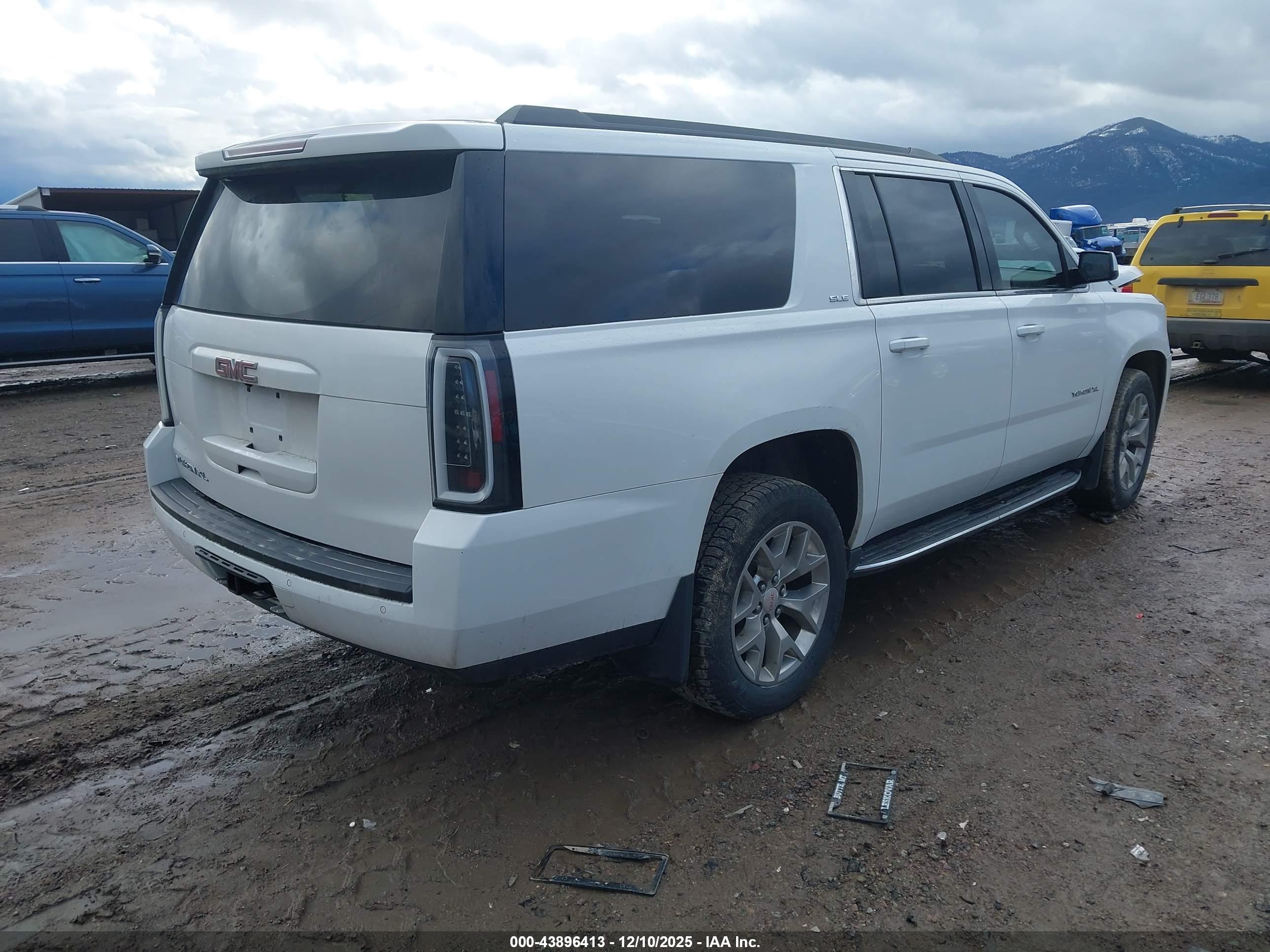 GMC YUKON image 4