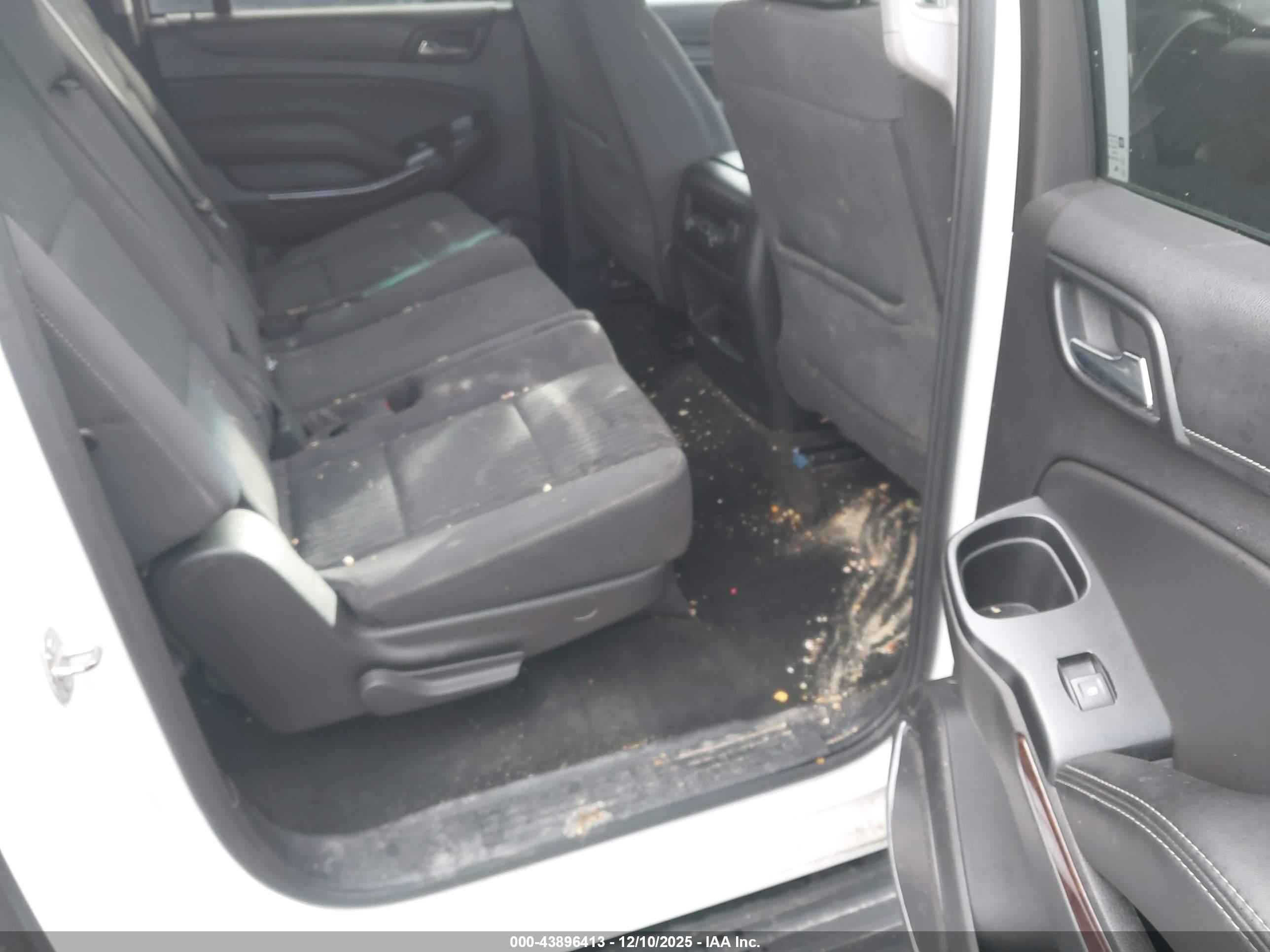 GMC YUKON image 8