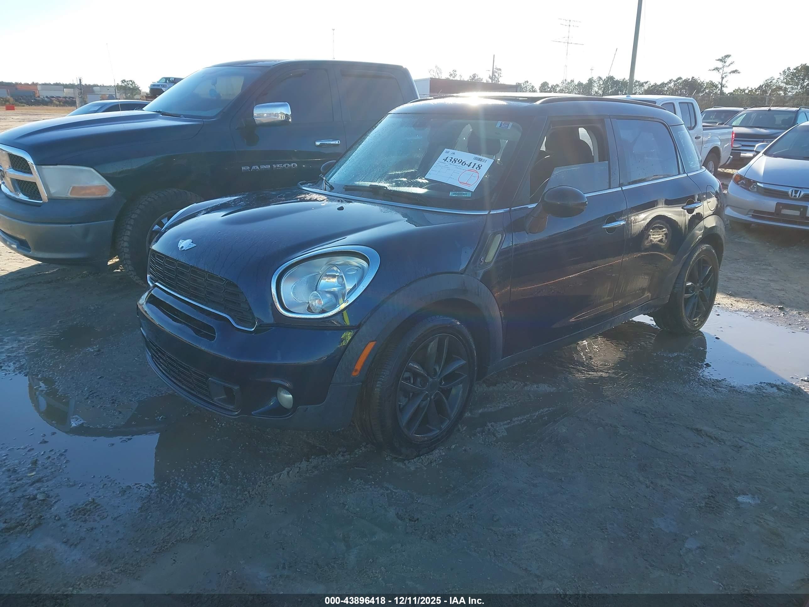 MINI COUNTRYMAN image 2