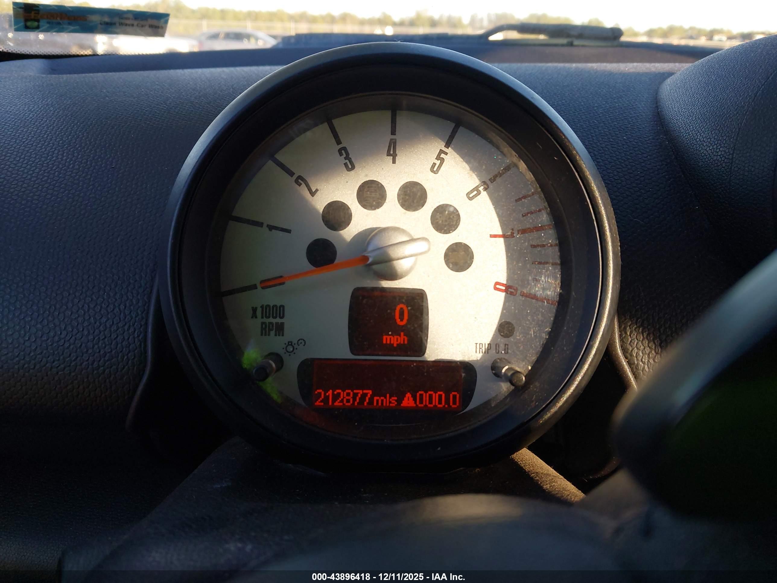 MINI COUNTRYMAN image 7