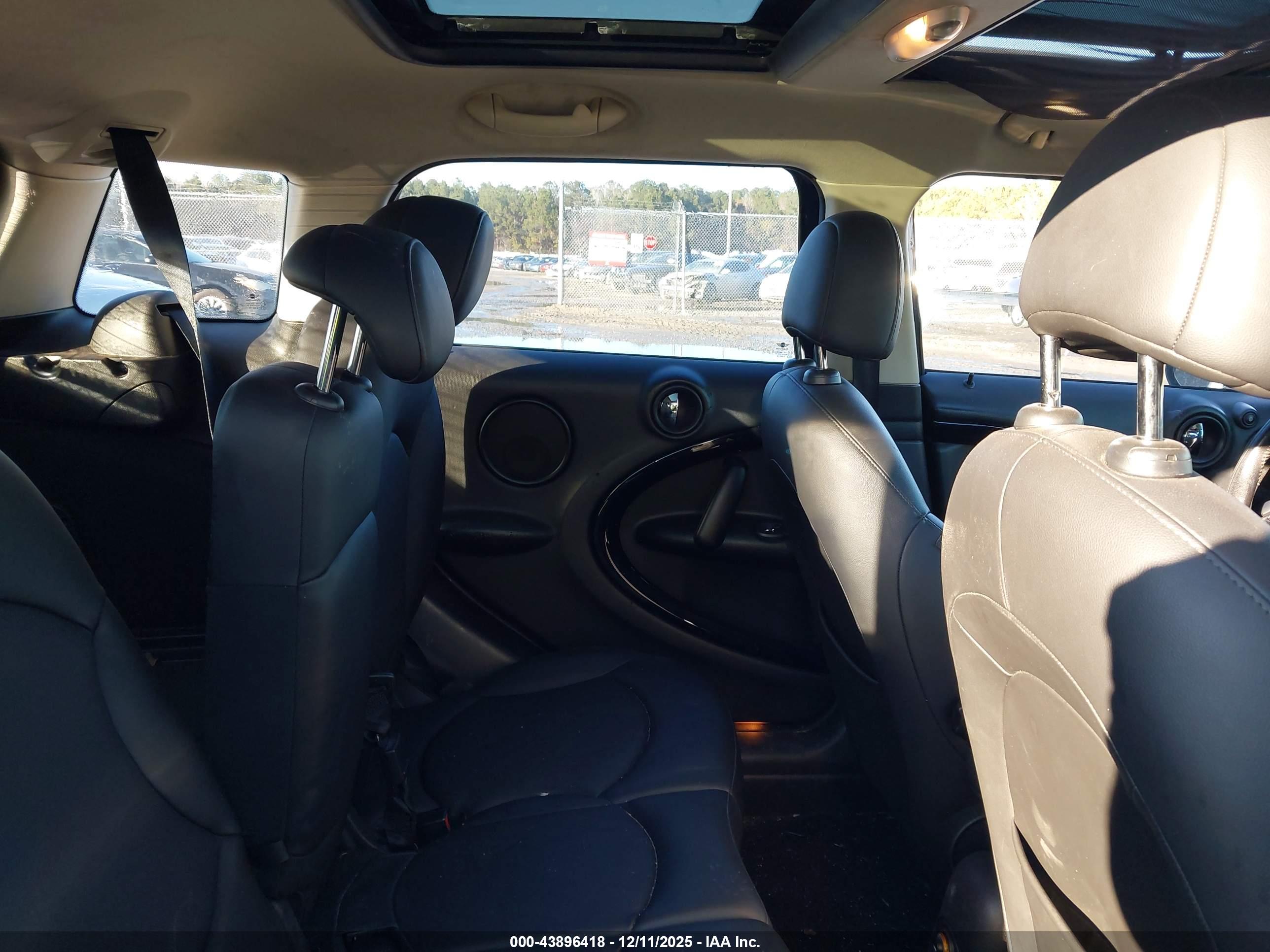 MINI COUNTRYMAN image 8