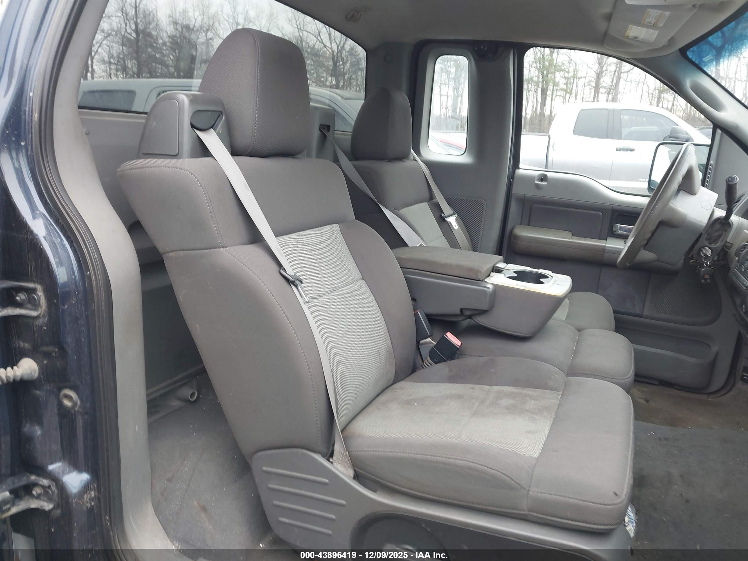 FORD F-150 image 8