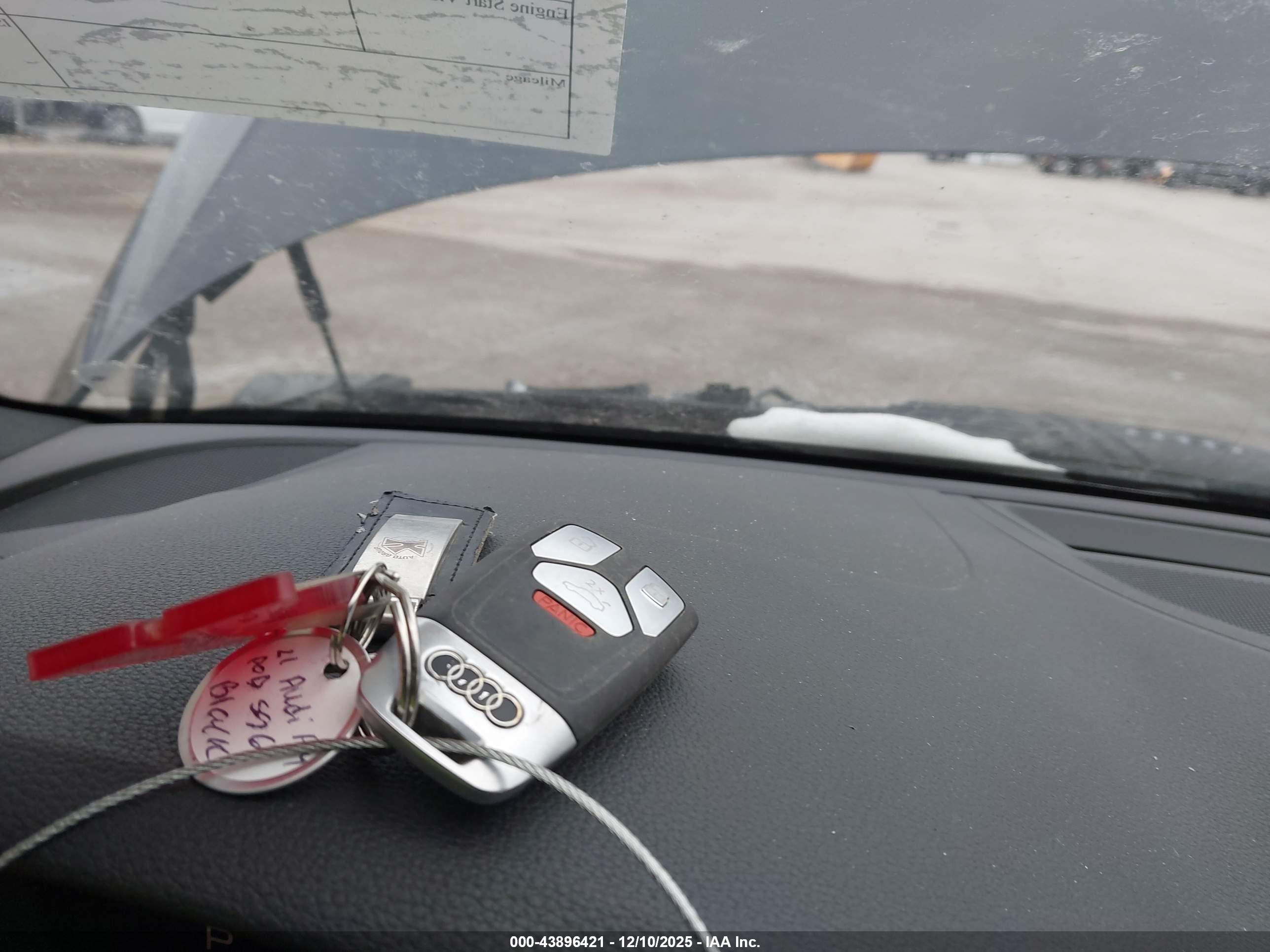AUDI A4 image 11