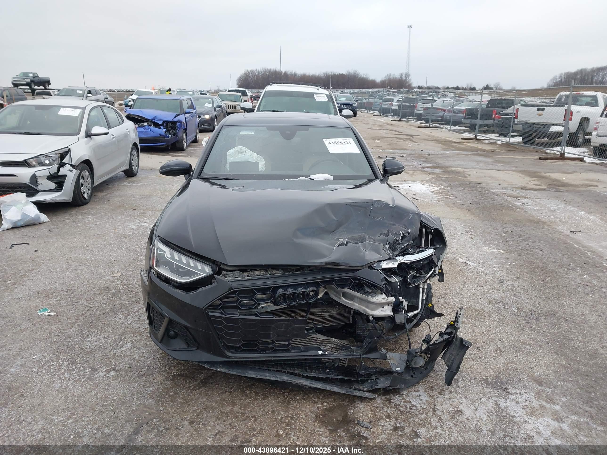 AUDI A4 image 6