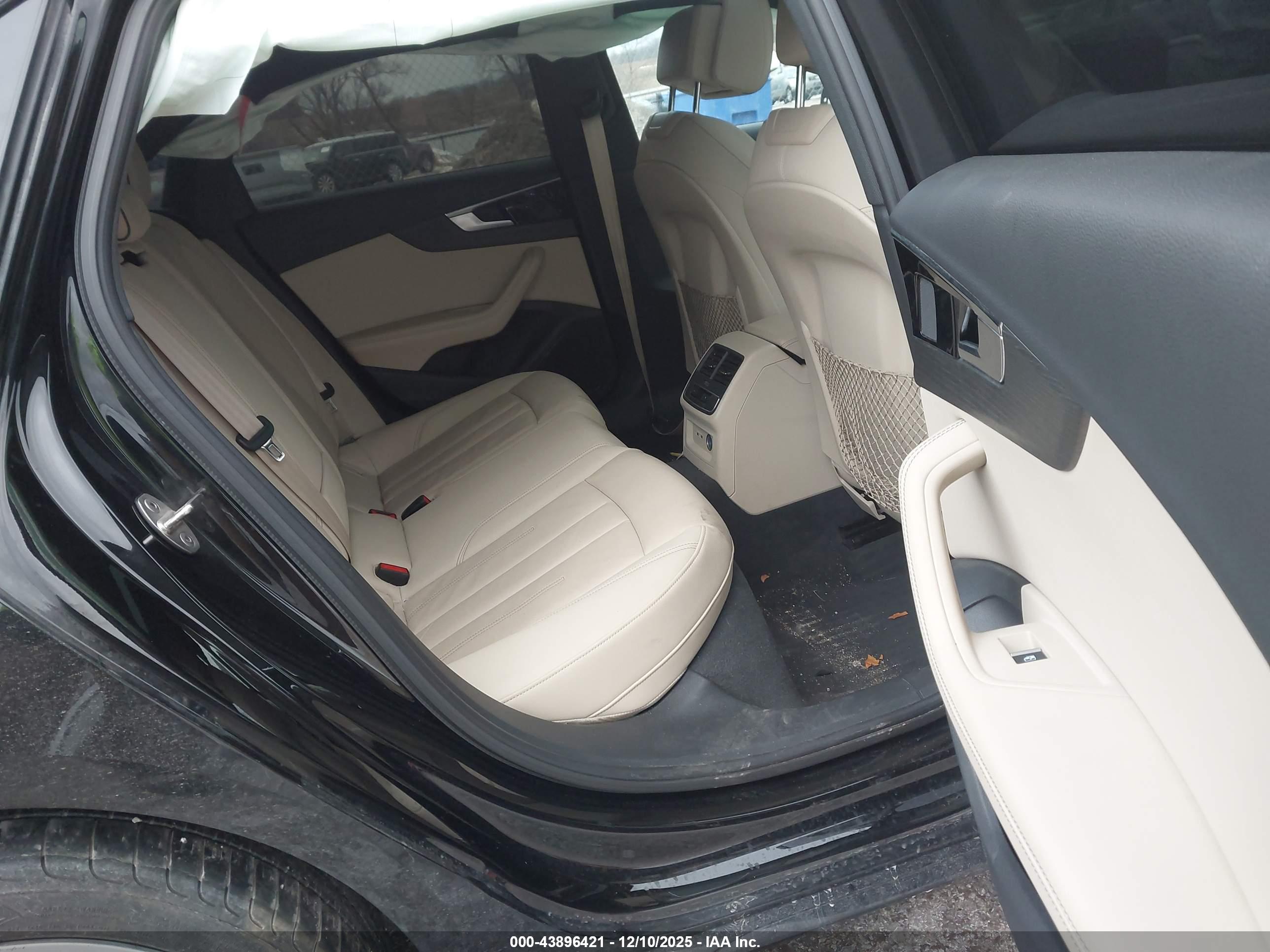 AUDI A4 image 8