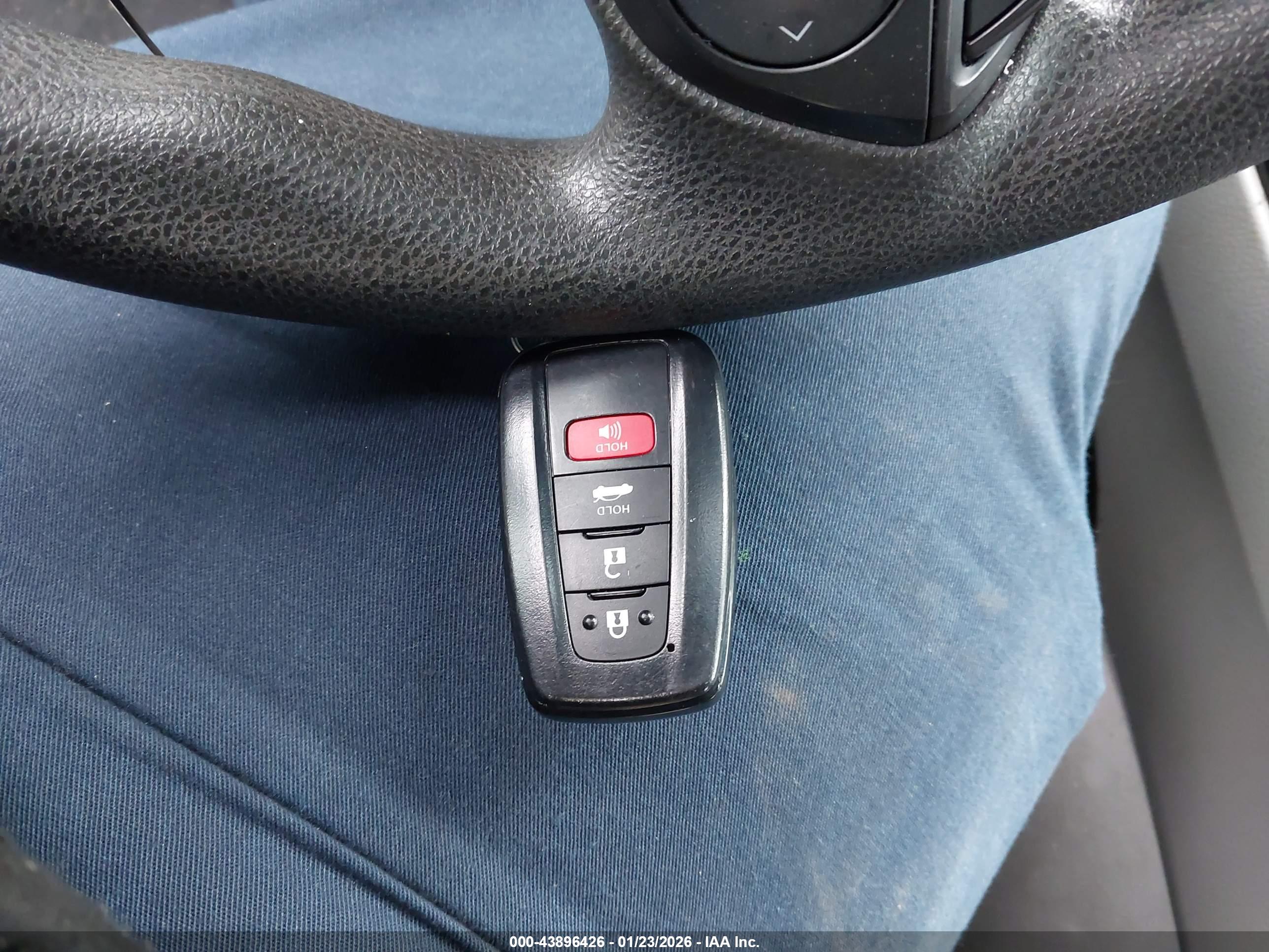 TOYOTA CAMRY image 11