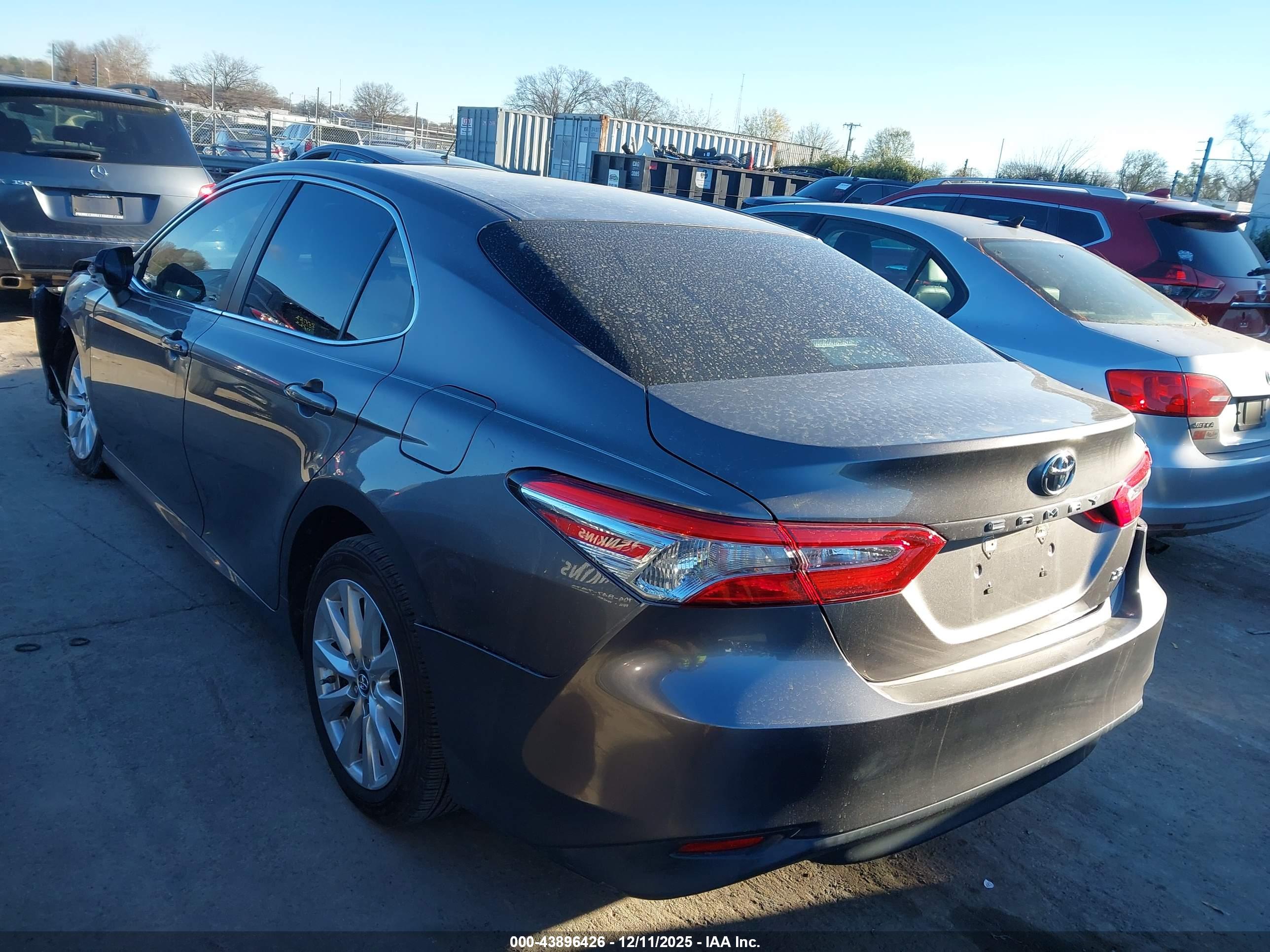 TOYOTA CAMRY image 3