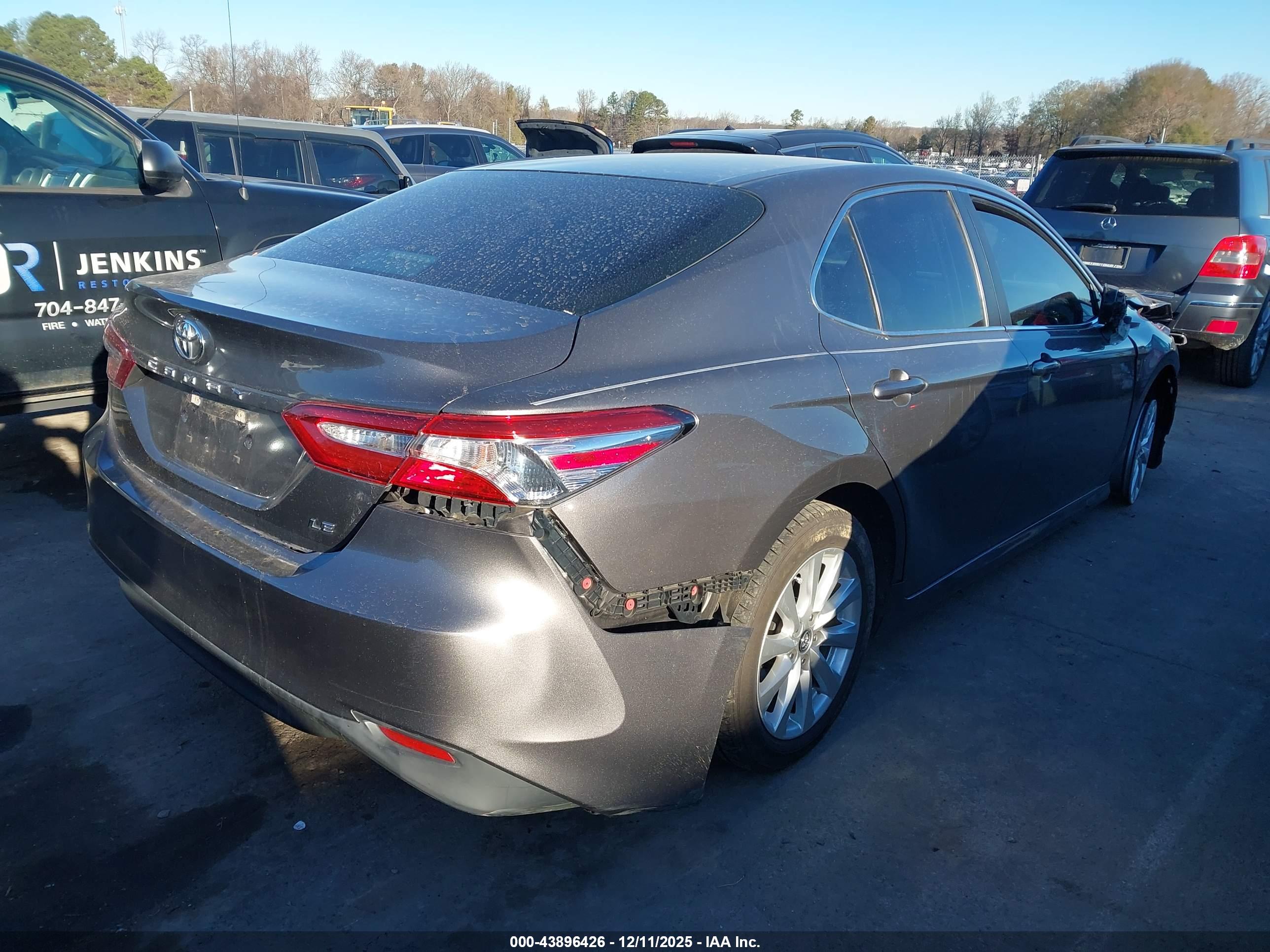 TOYOTA CAMRY image 4