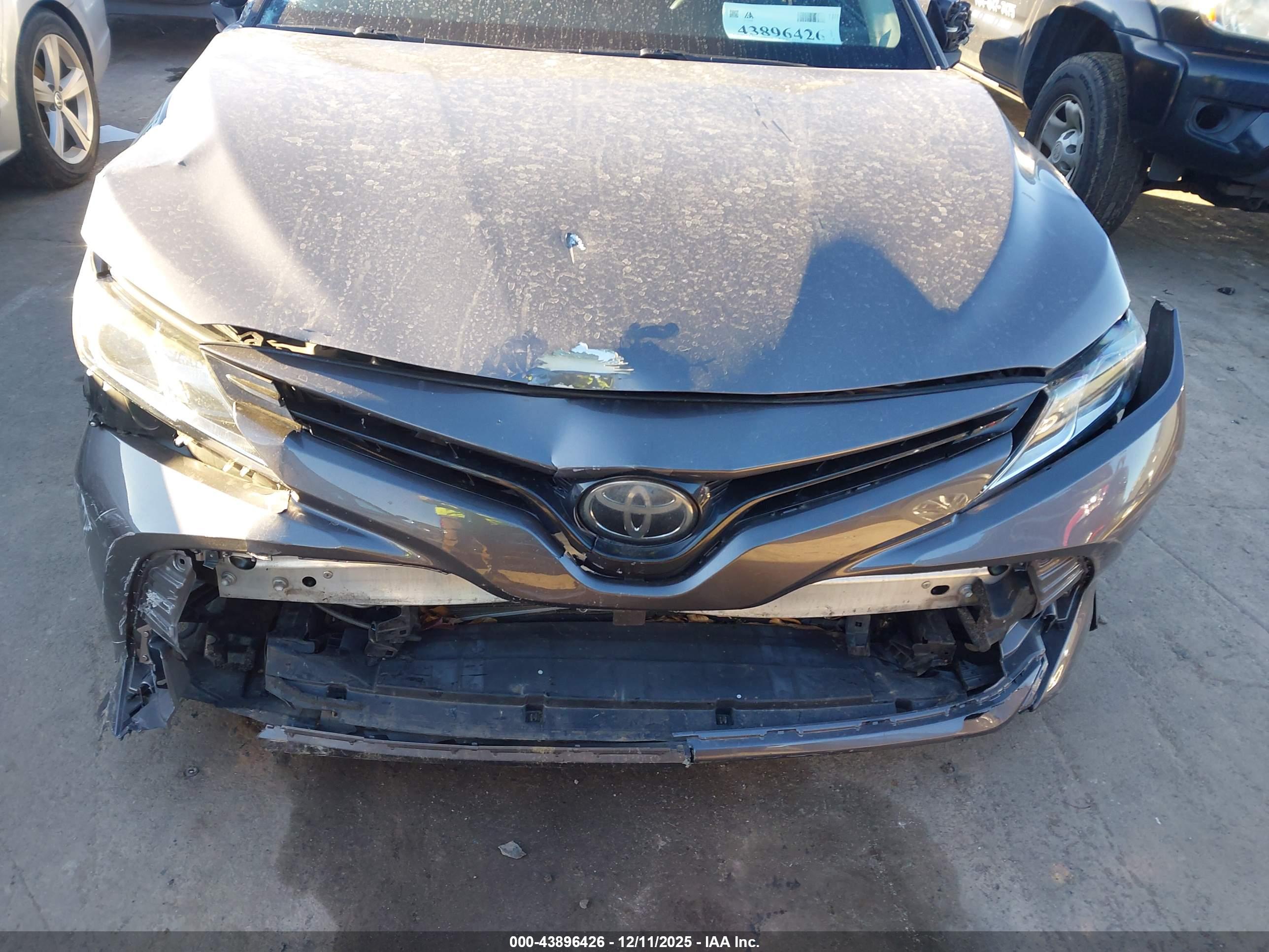 TOYOTA CAMRY image 6