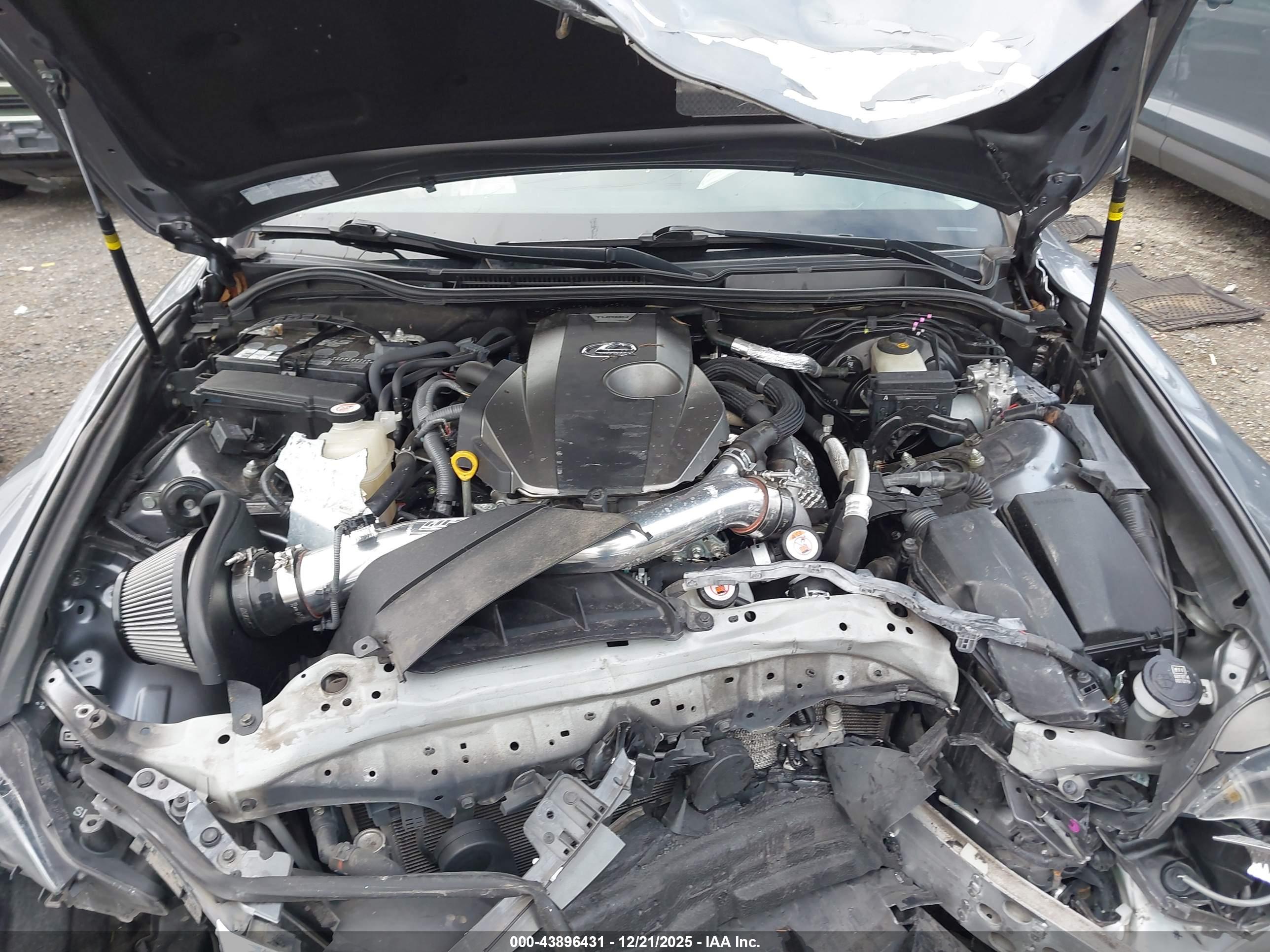 LEXUS IS image 10