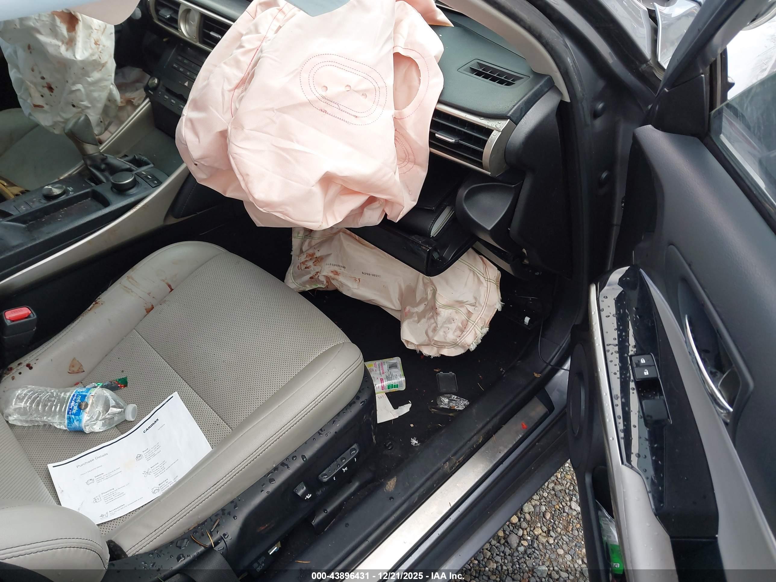 LEXUS IS image 5