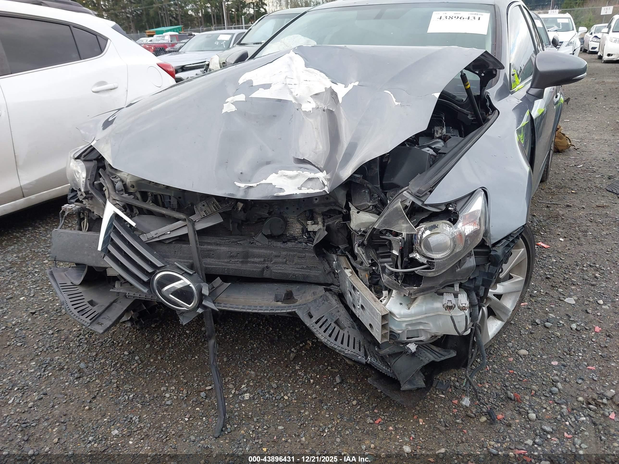 LEXUS IS image 6