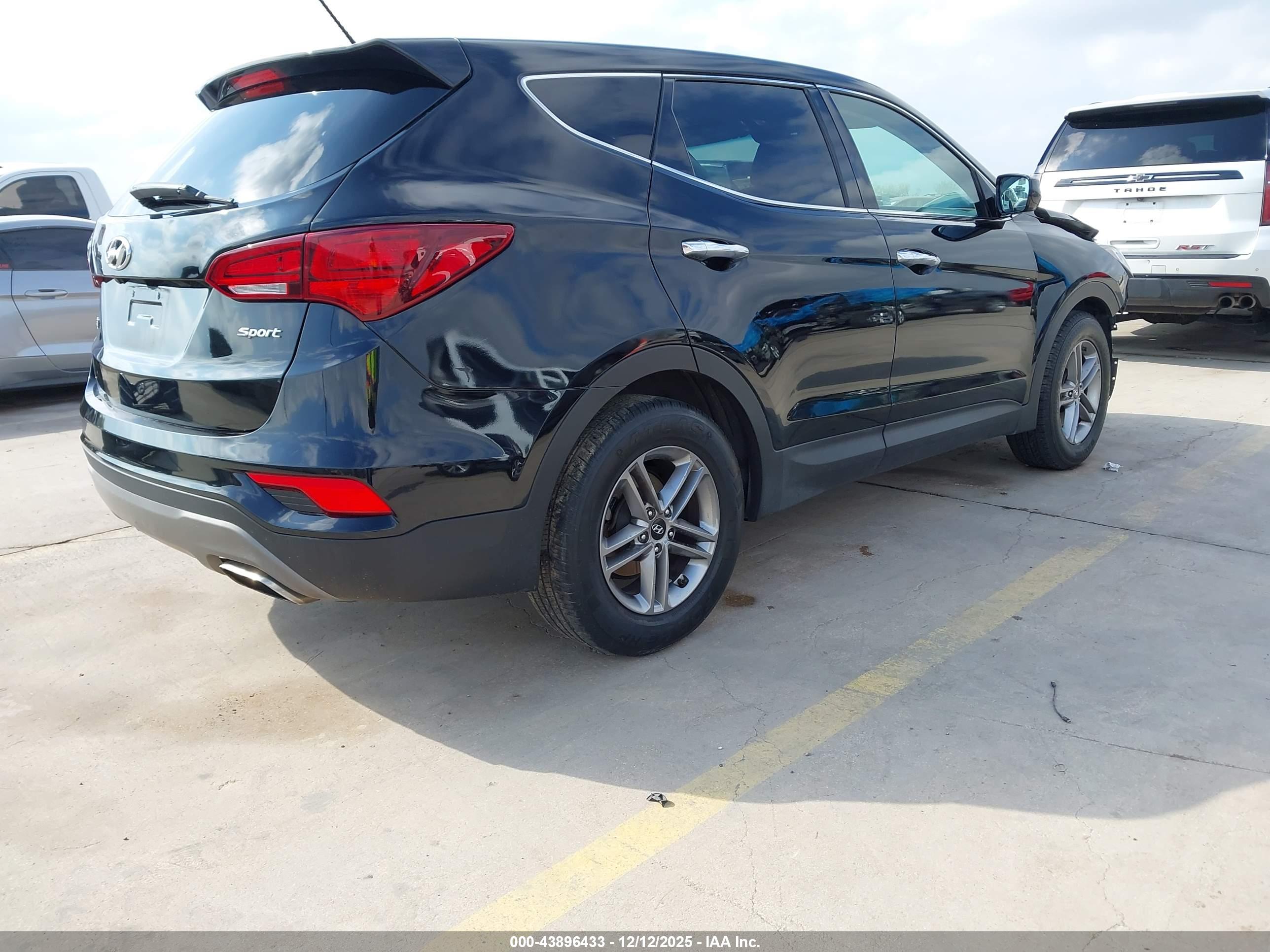 HYUNDAI SANTA image 4