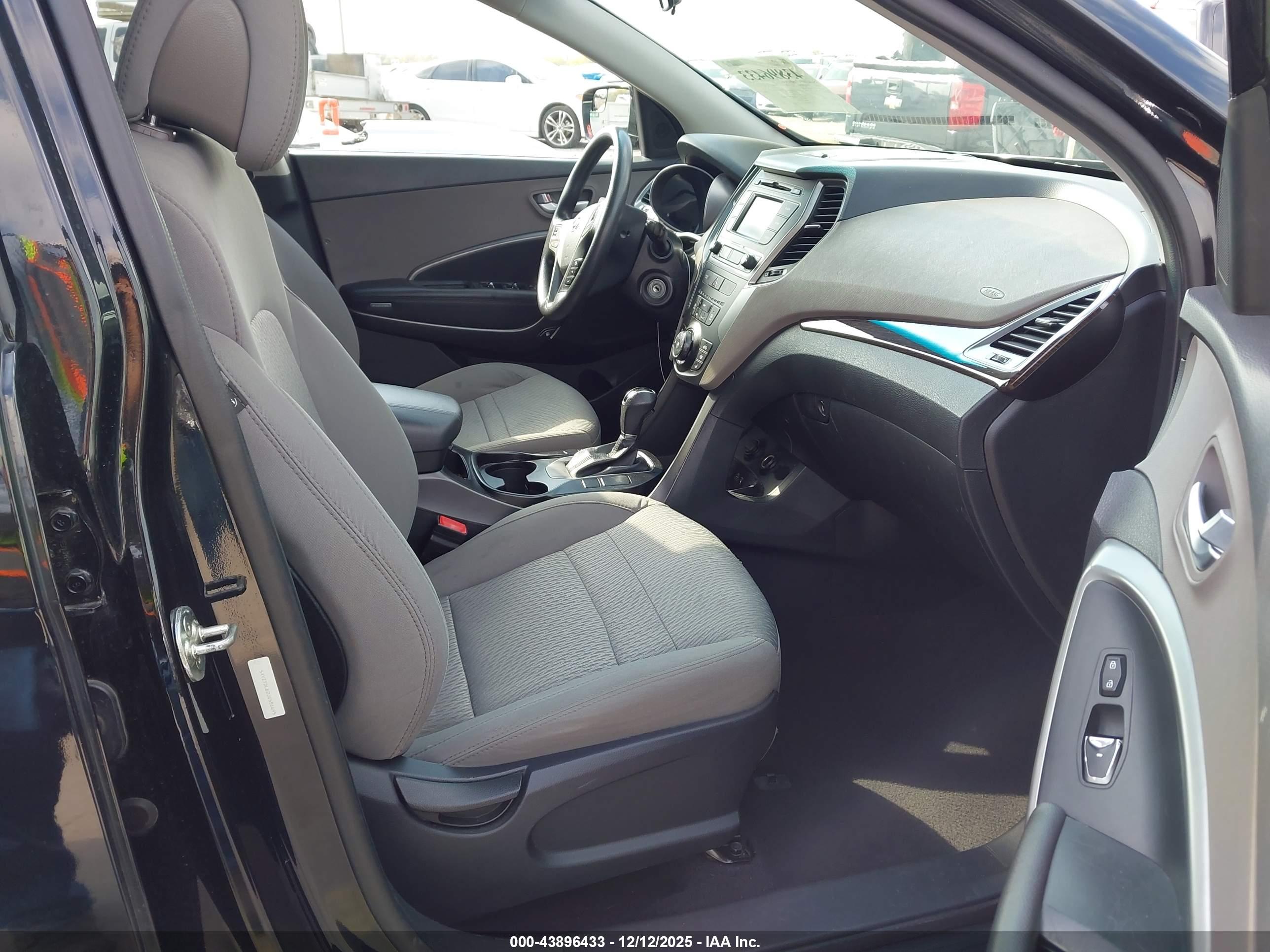 HYUNDAI SANTA image 5