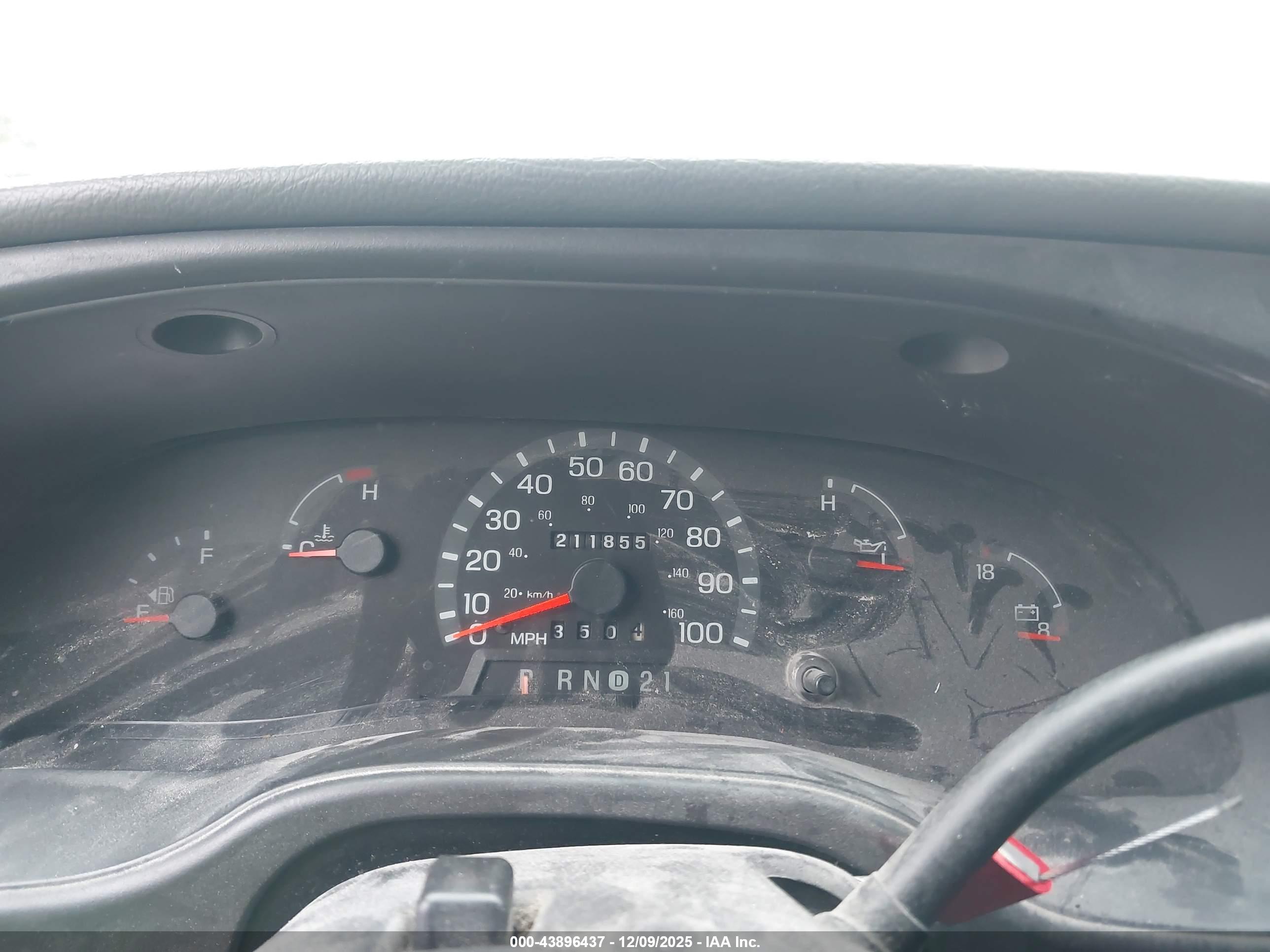 FORD E-250 image 7