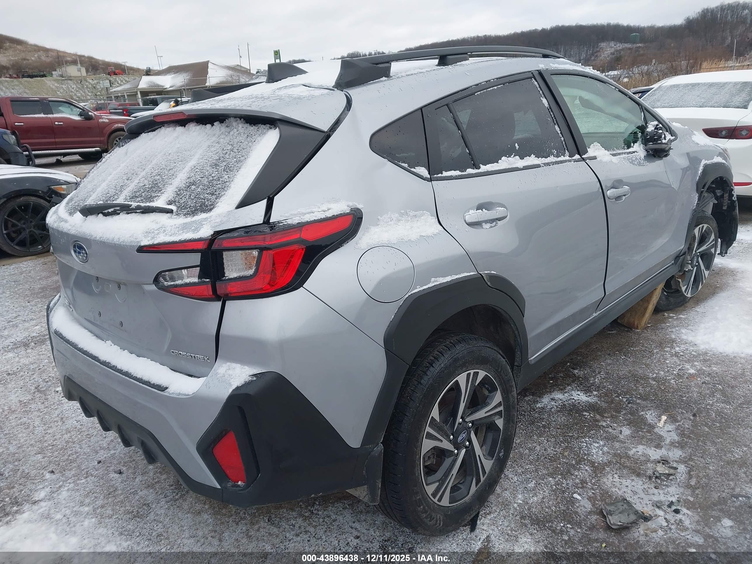 SUBARU CROSSTREK image 4