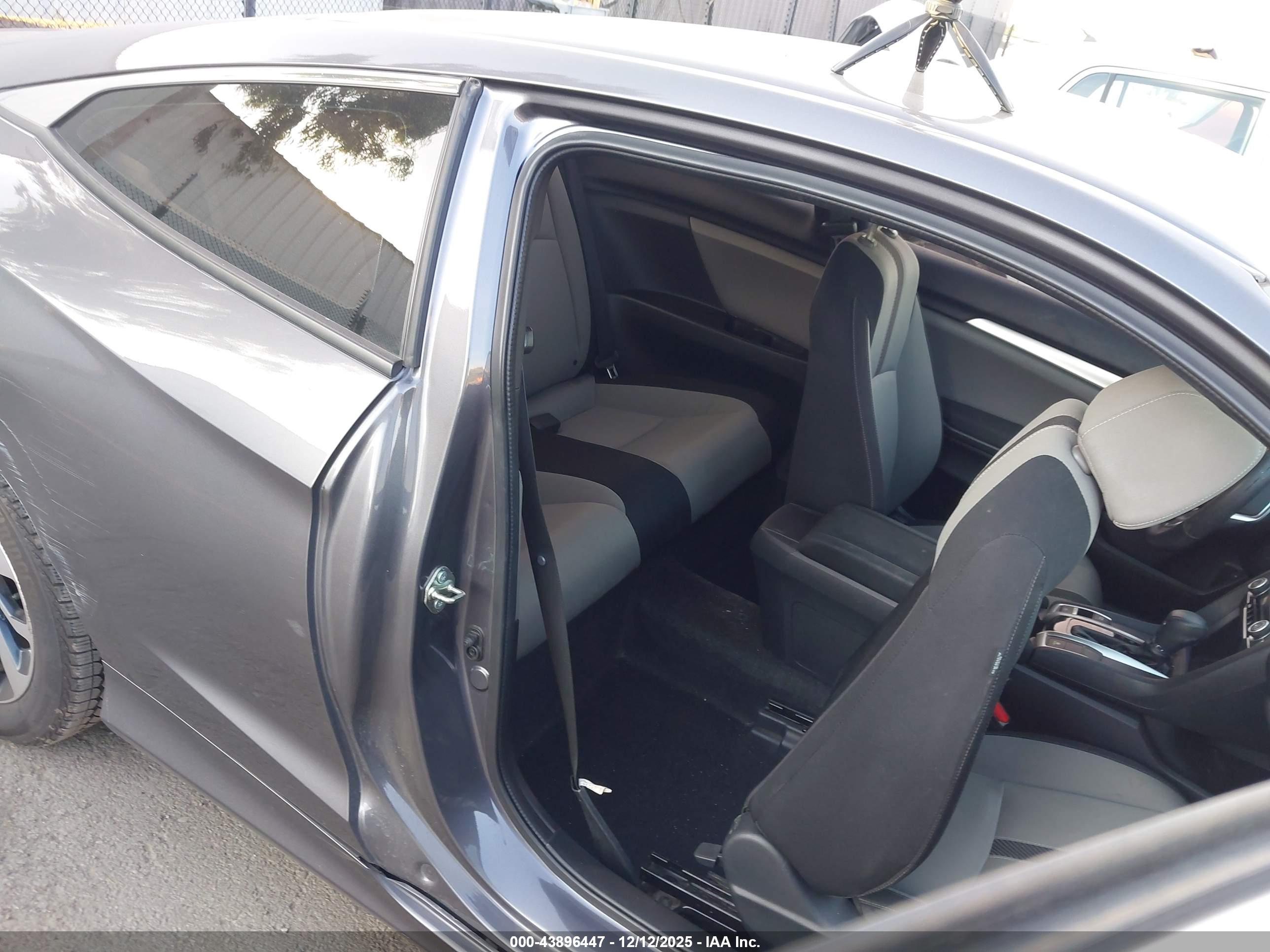 HONDA CIVIC image 8