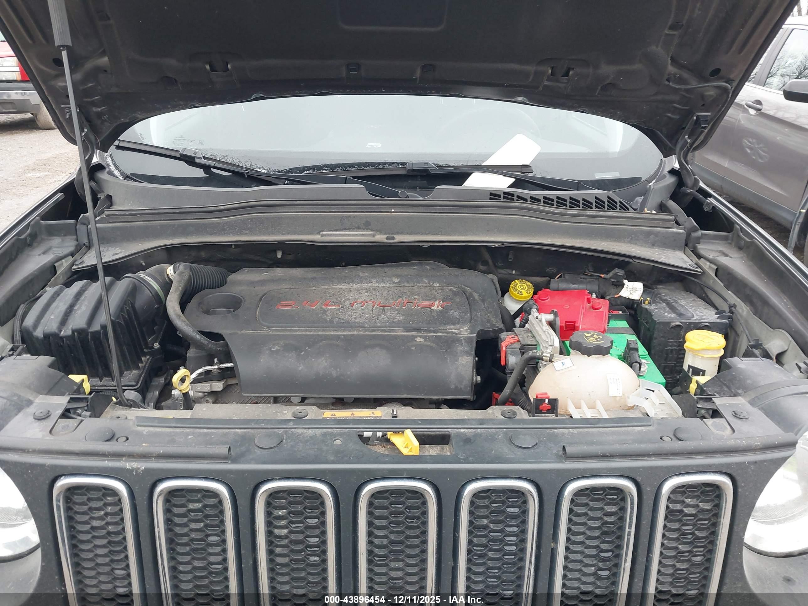 JEEP RENEGADE image 10